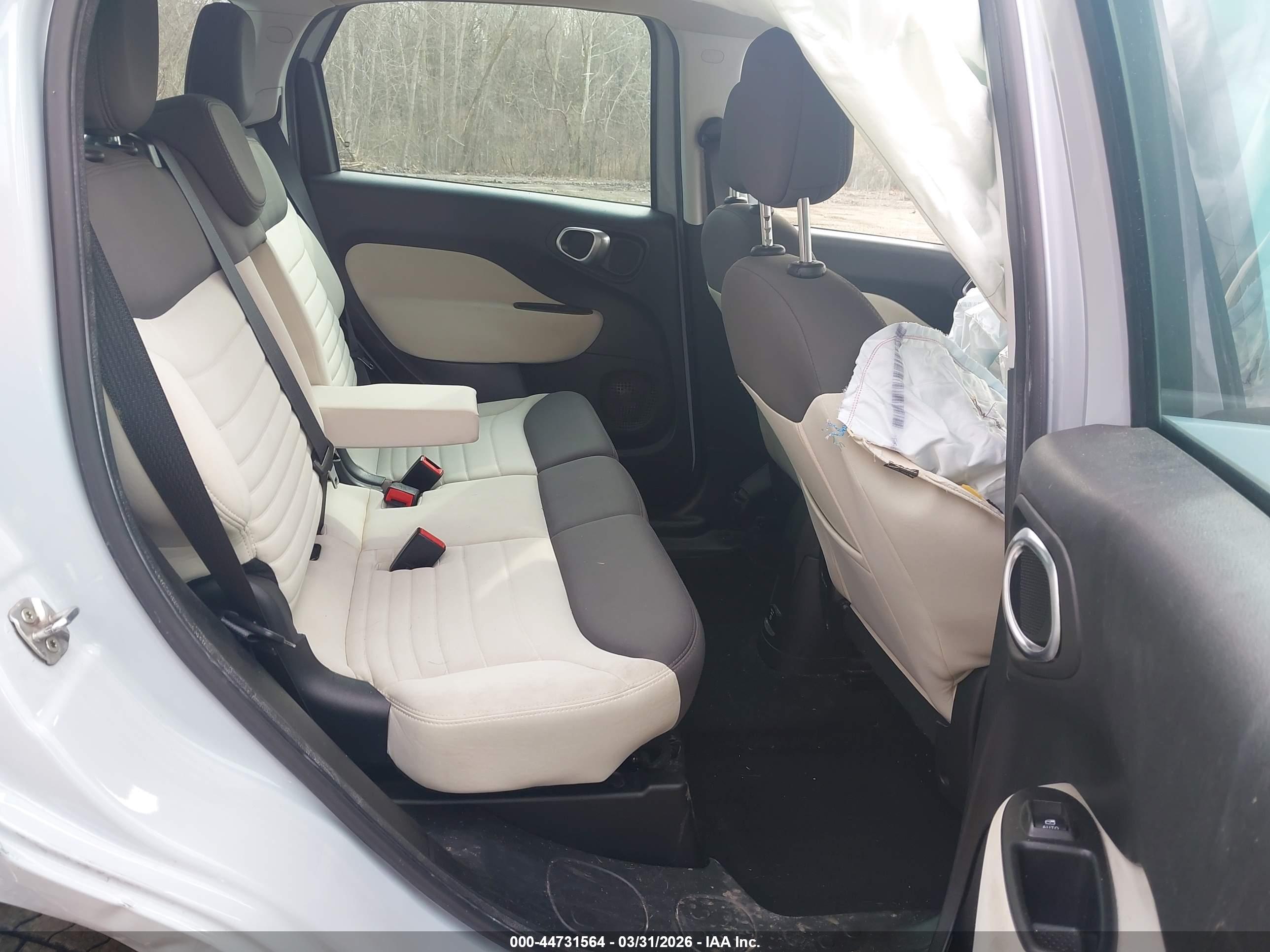 FIAT 500L image 8