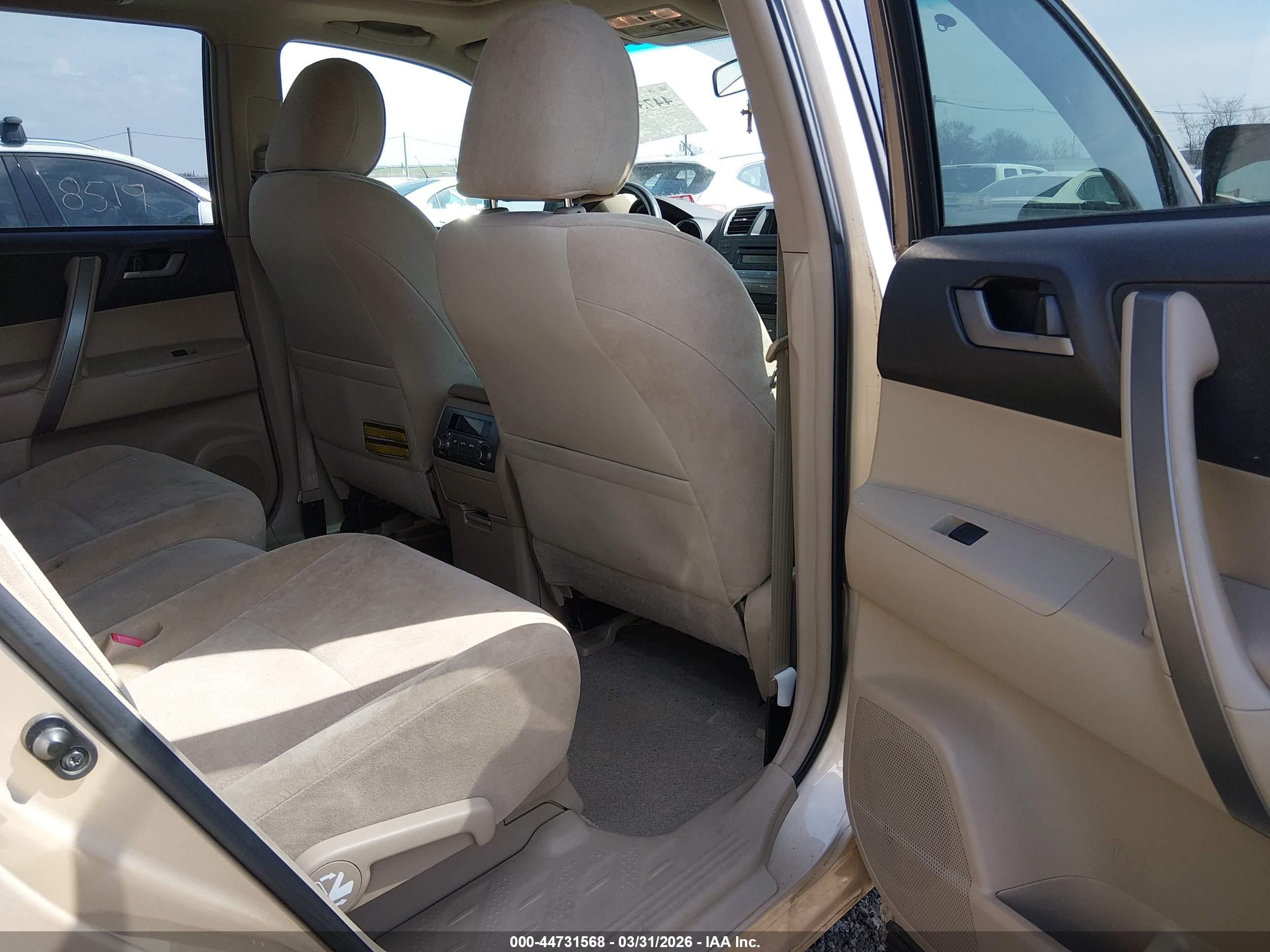 TOYOTA HIGHLANDER image 8