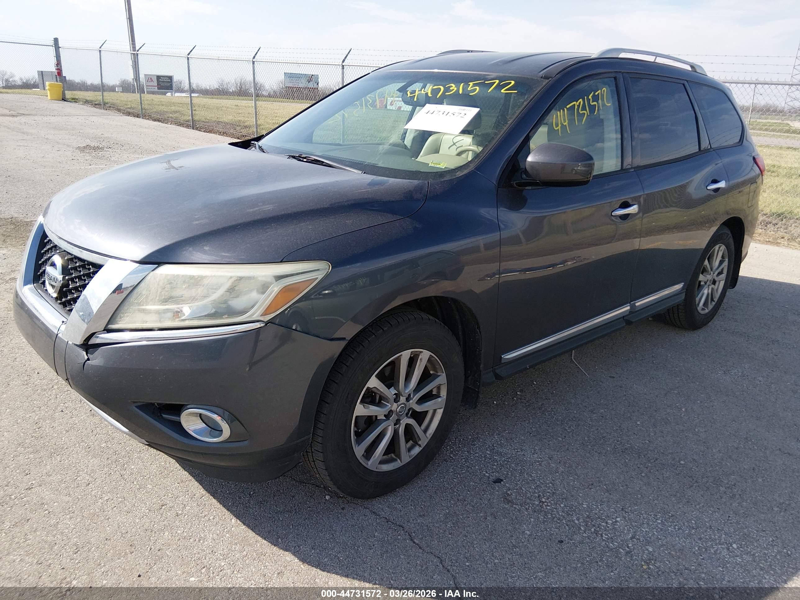 NISSAN PATHFINDER image 2
