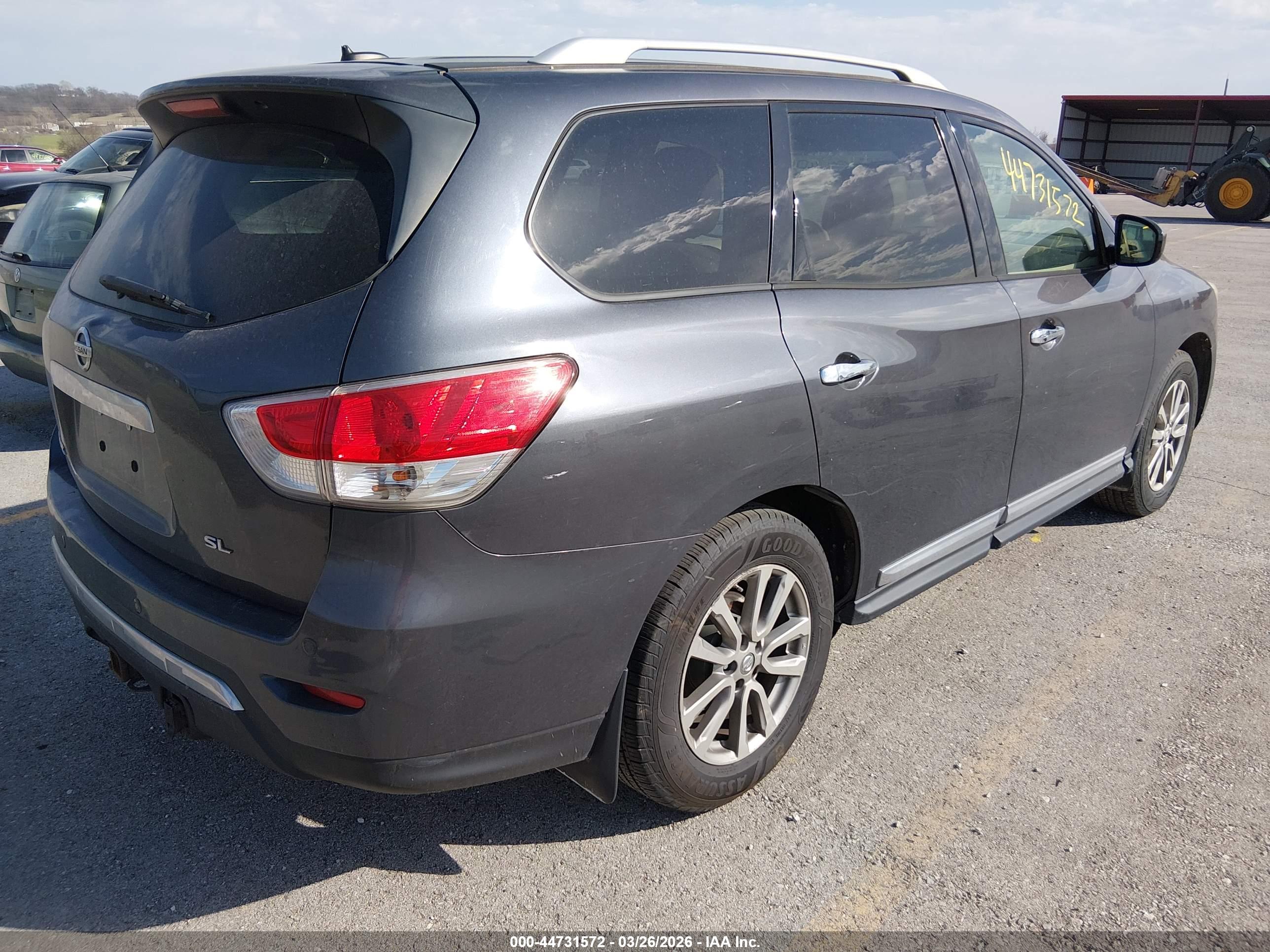 NISSAN PATHFINDER image 4
