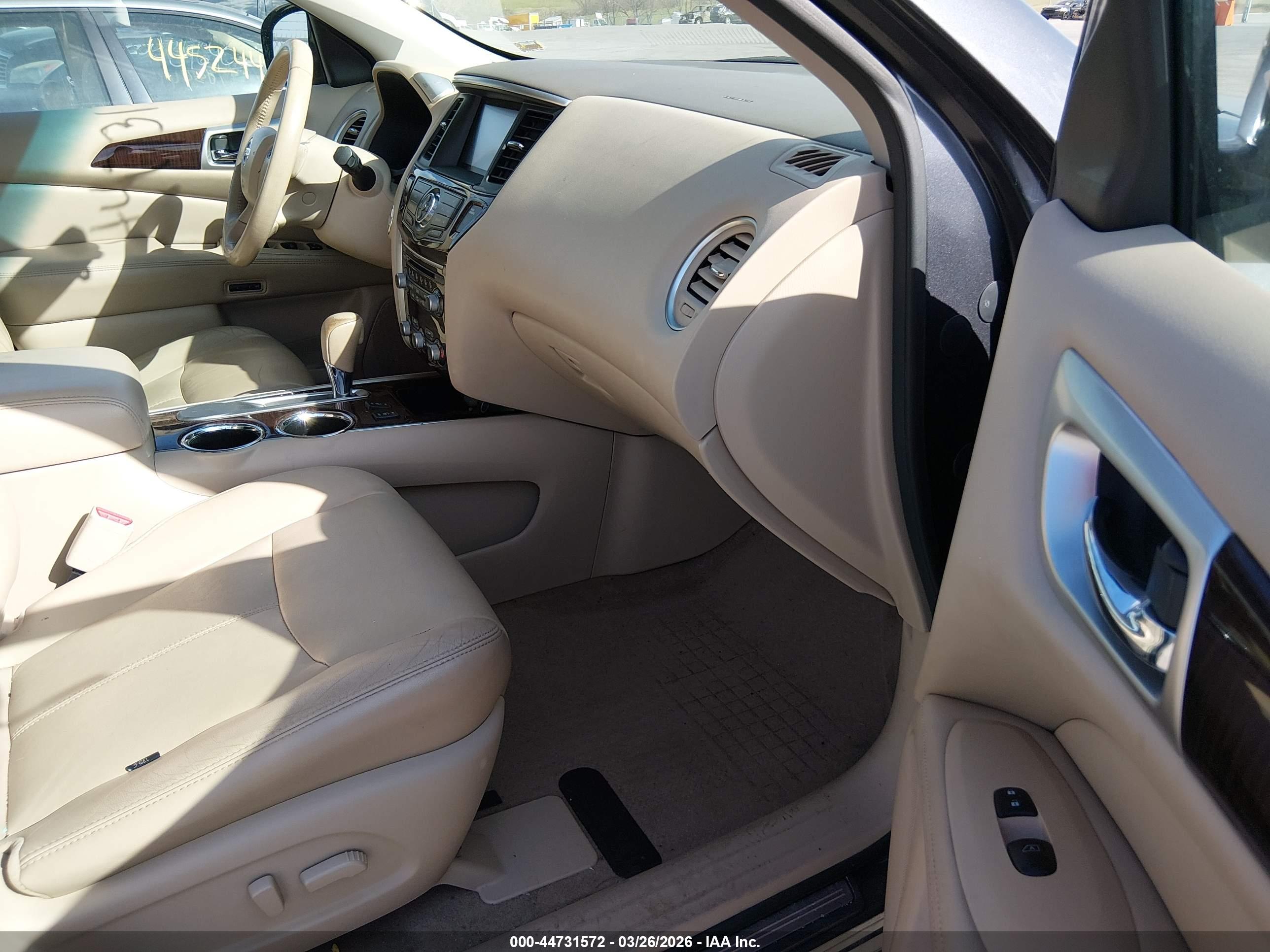 NISSAN PATHFINDER image 5