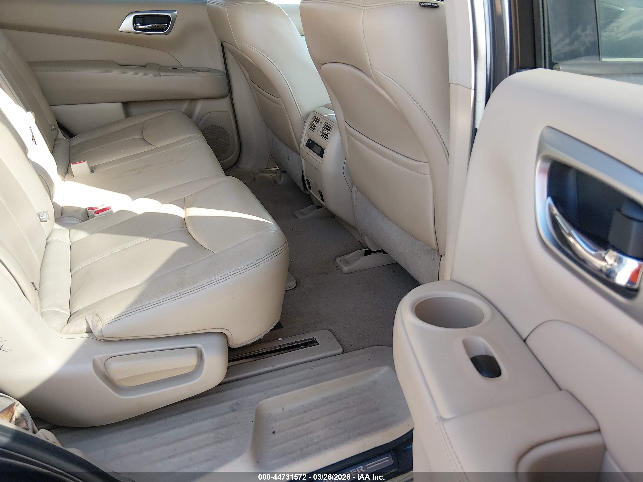NISSAN PATHFINDER image 8