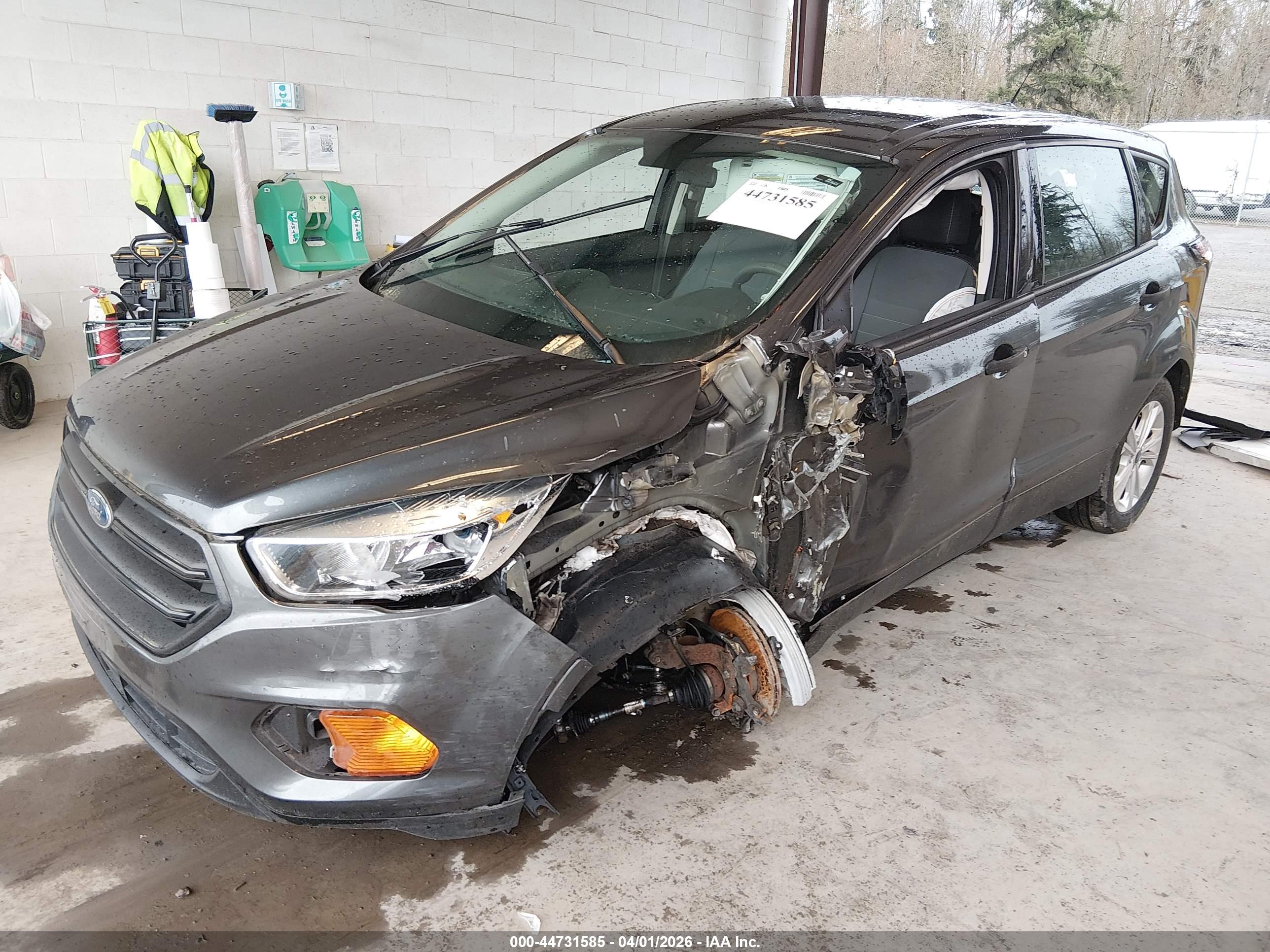 FORD ESCAPE image 2