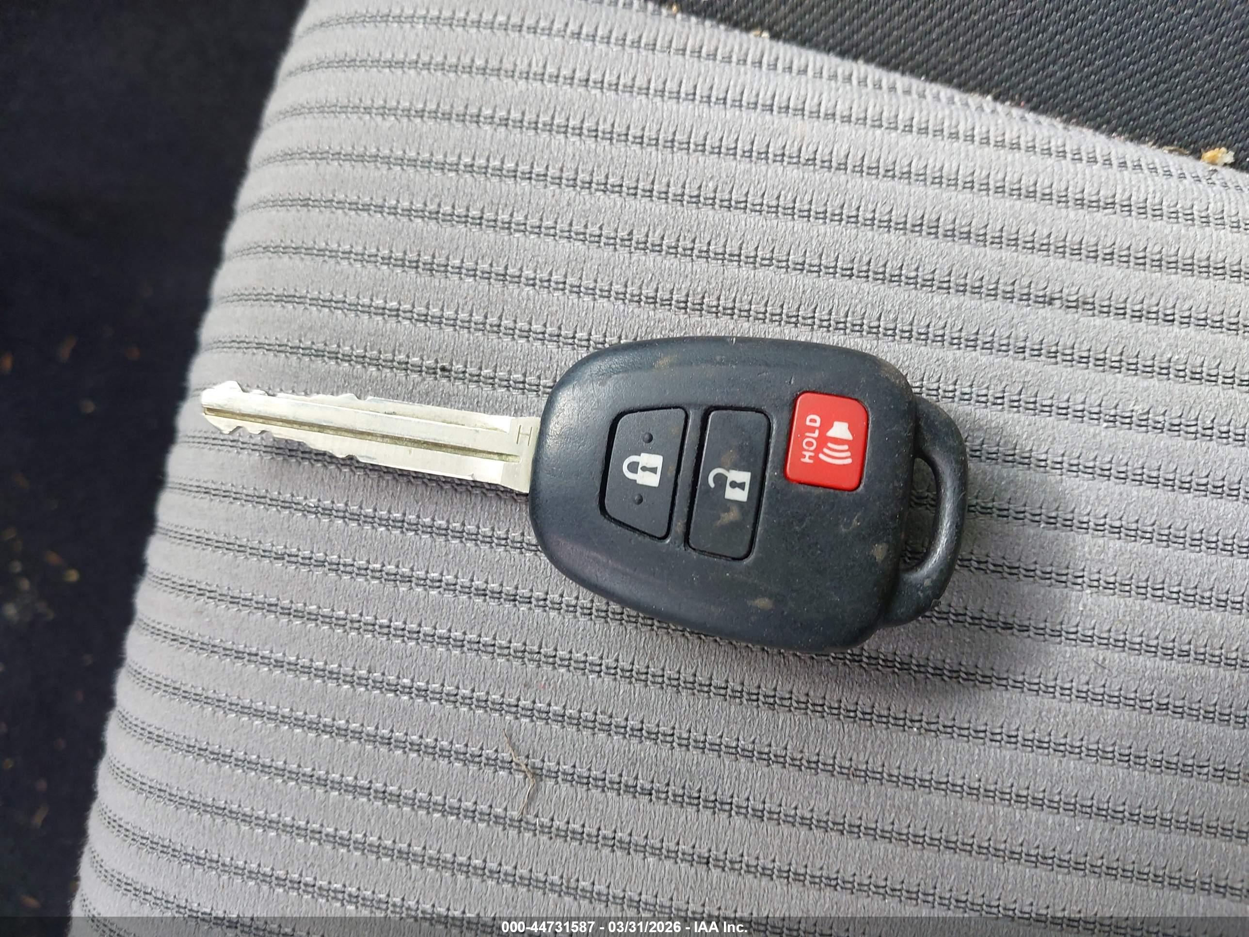 TOYOTA RAV4 image 11