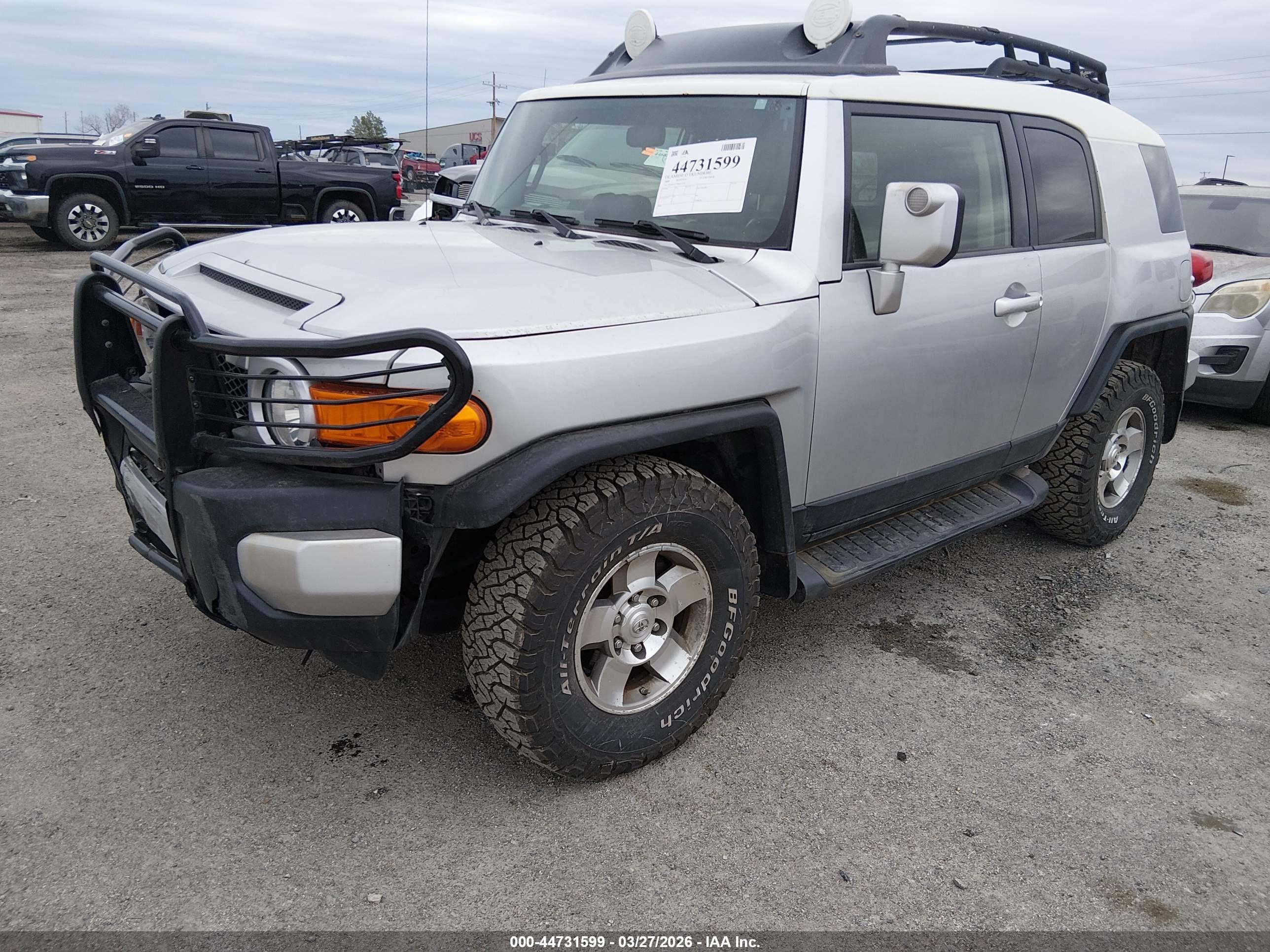 TOYOTA FJ image 2