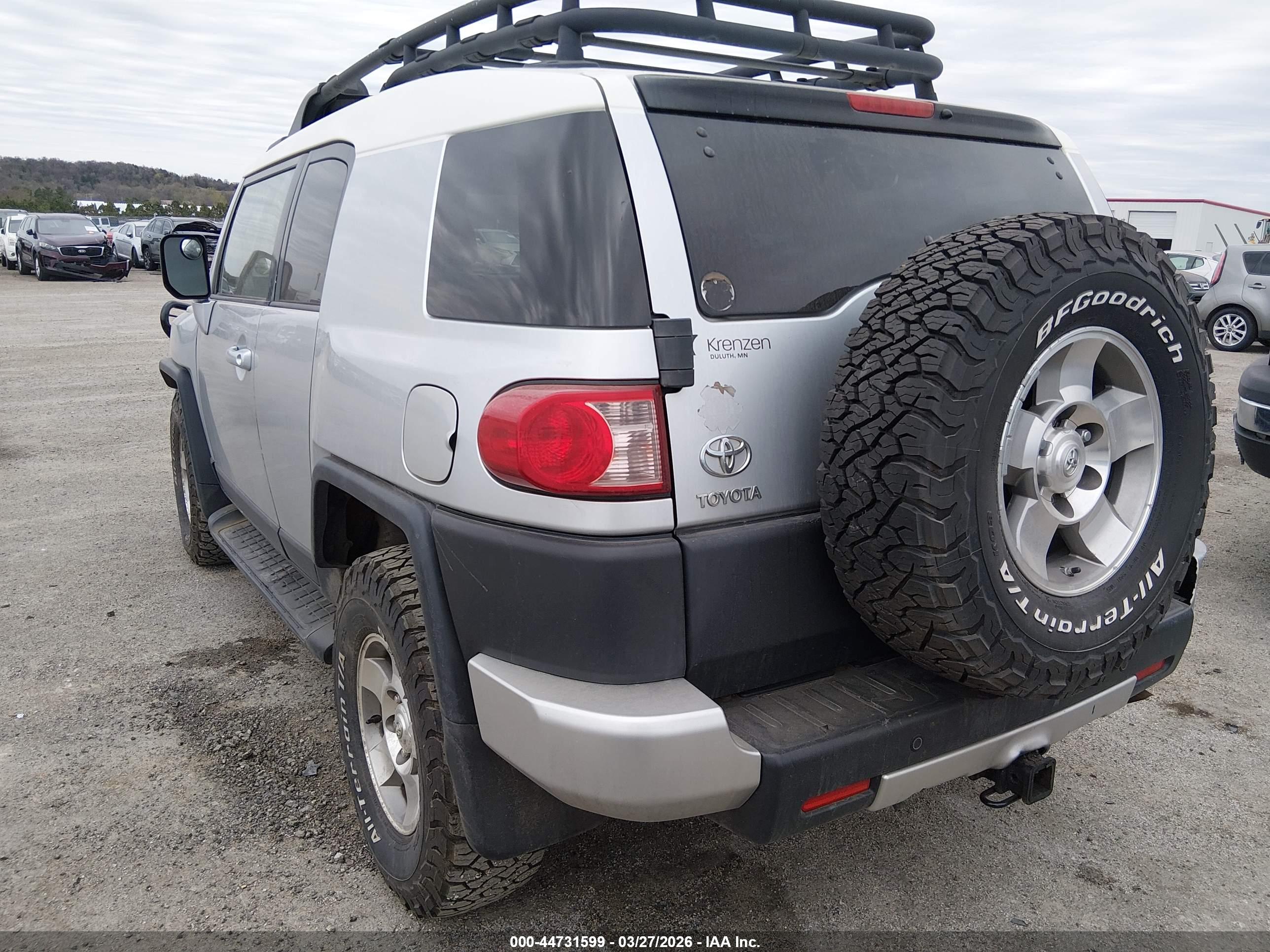 TOYOTA FJ image 3