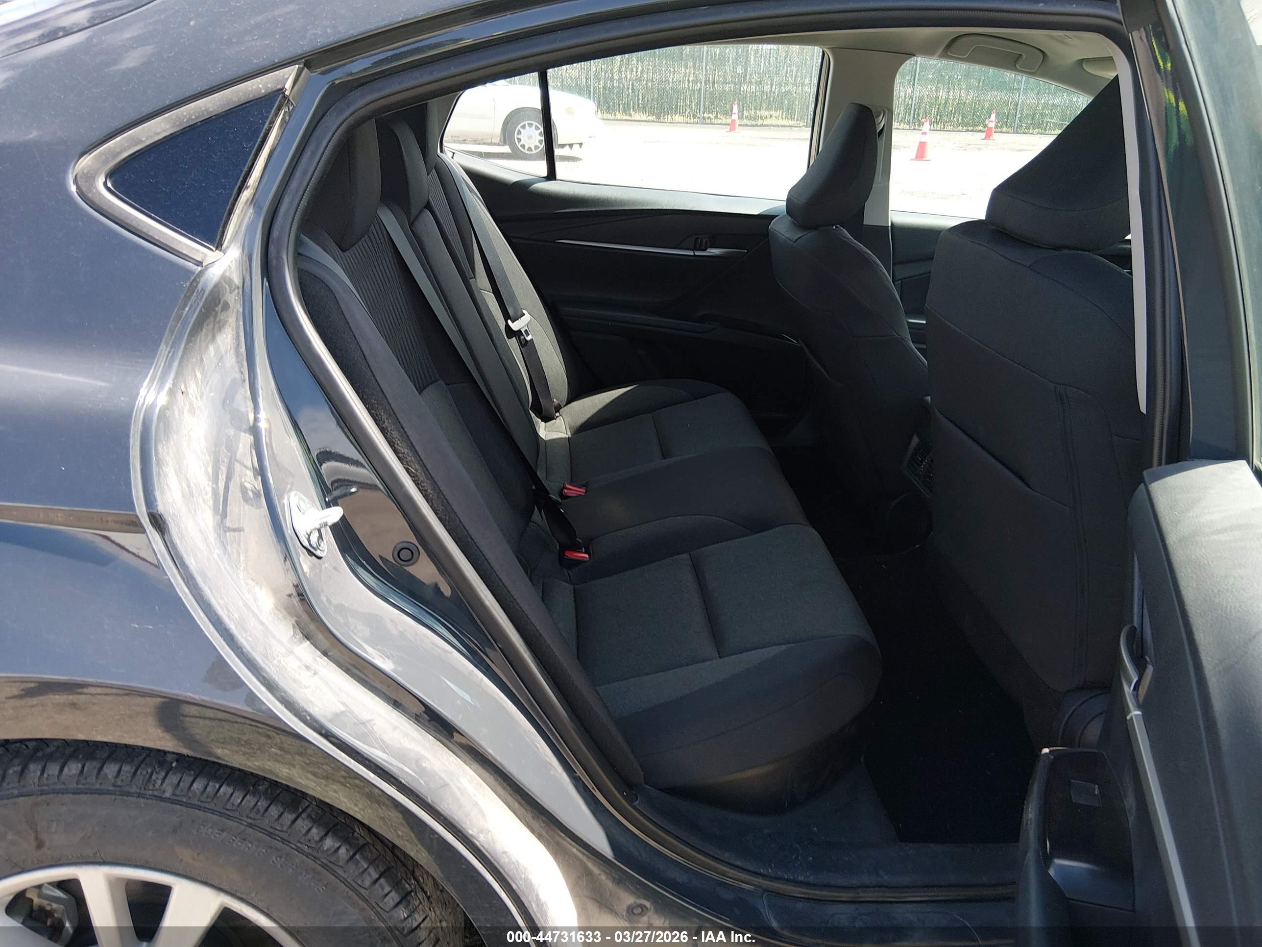 TOYOTA CAMRY image 8