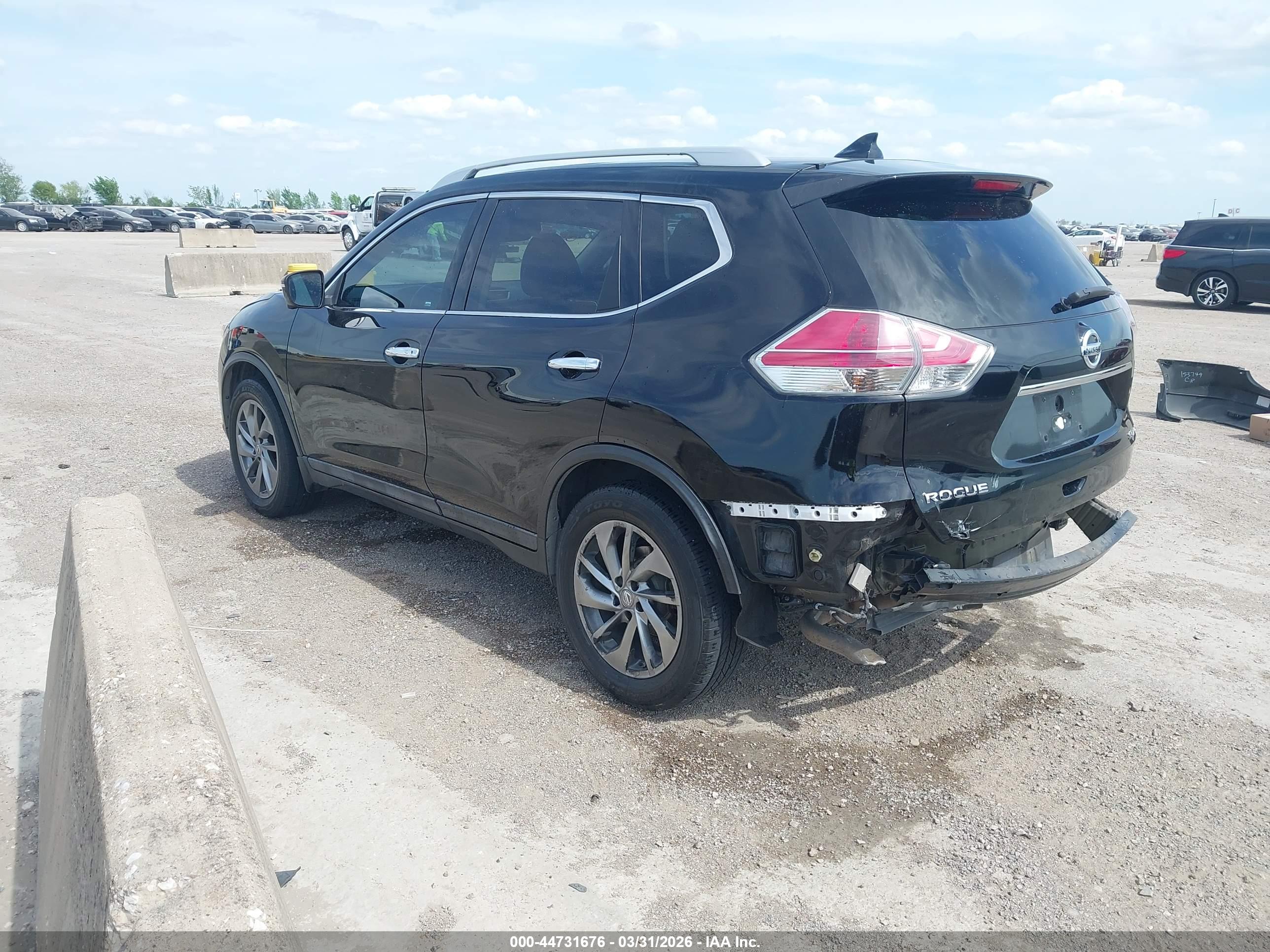 NISSAN ROGUE image 3