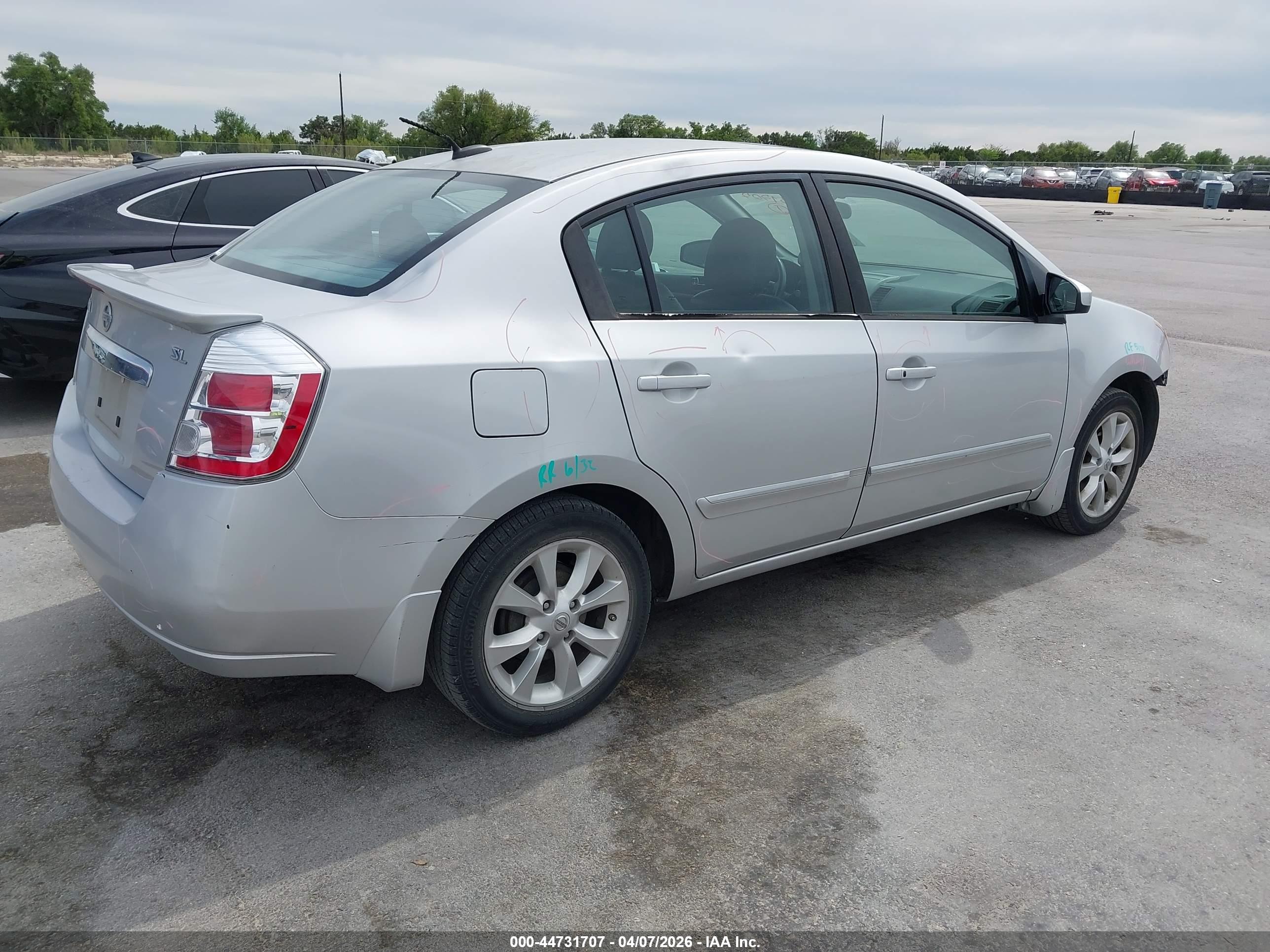 NISSAN SENTRA image 4