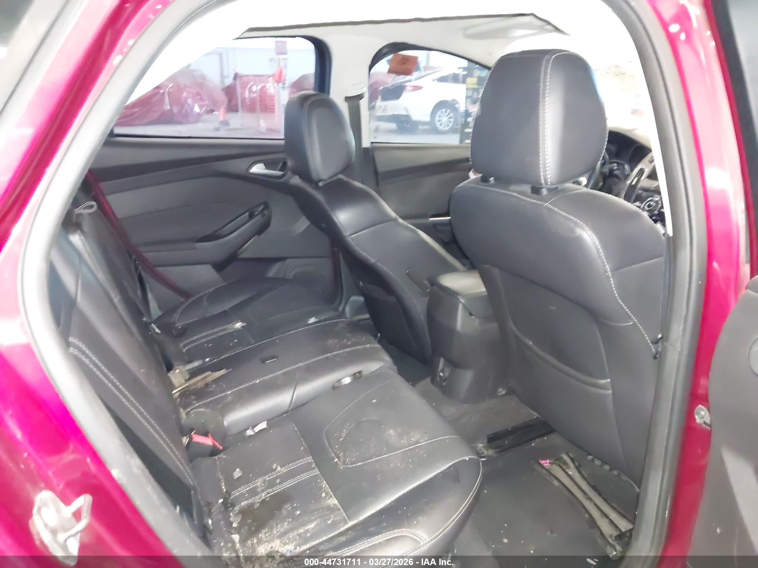 FORD FOCUS image 8