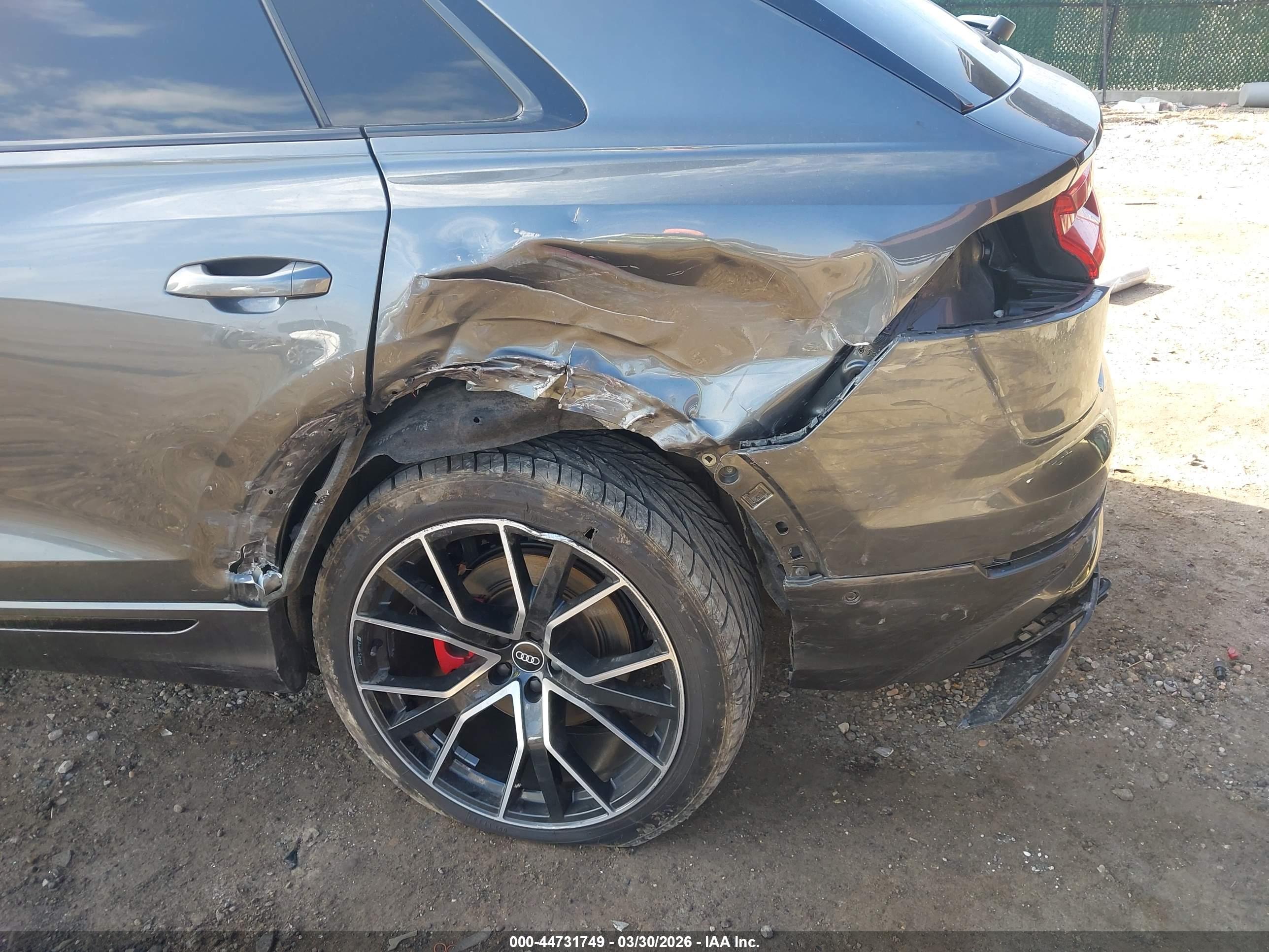 AUDI Q8 image 6