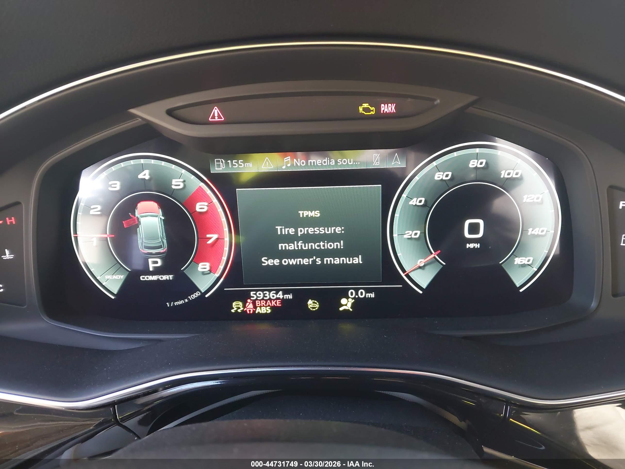 AUDI Q8 image 7