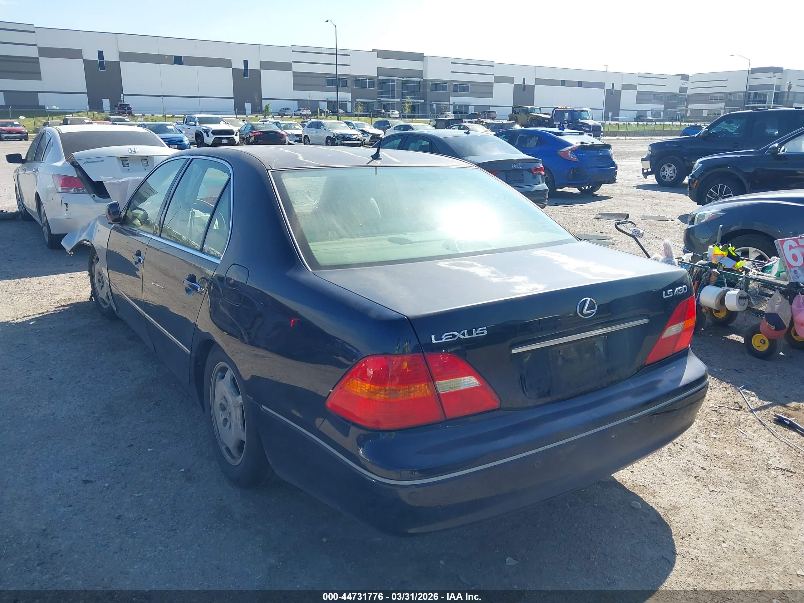 LEXUS LS image 3