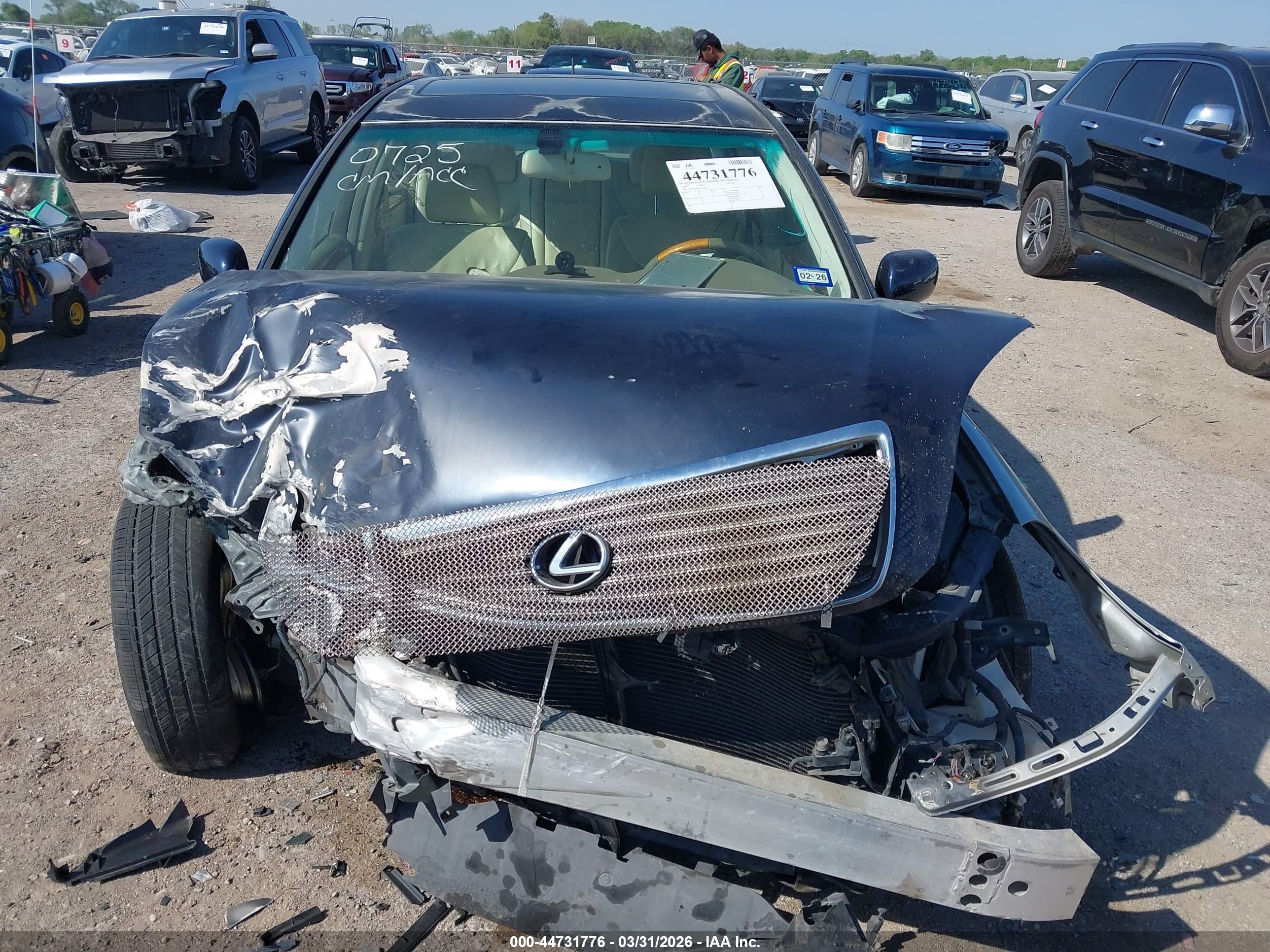 LEXUS LS image 6