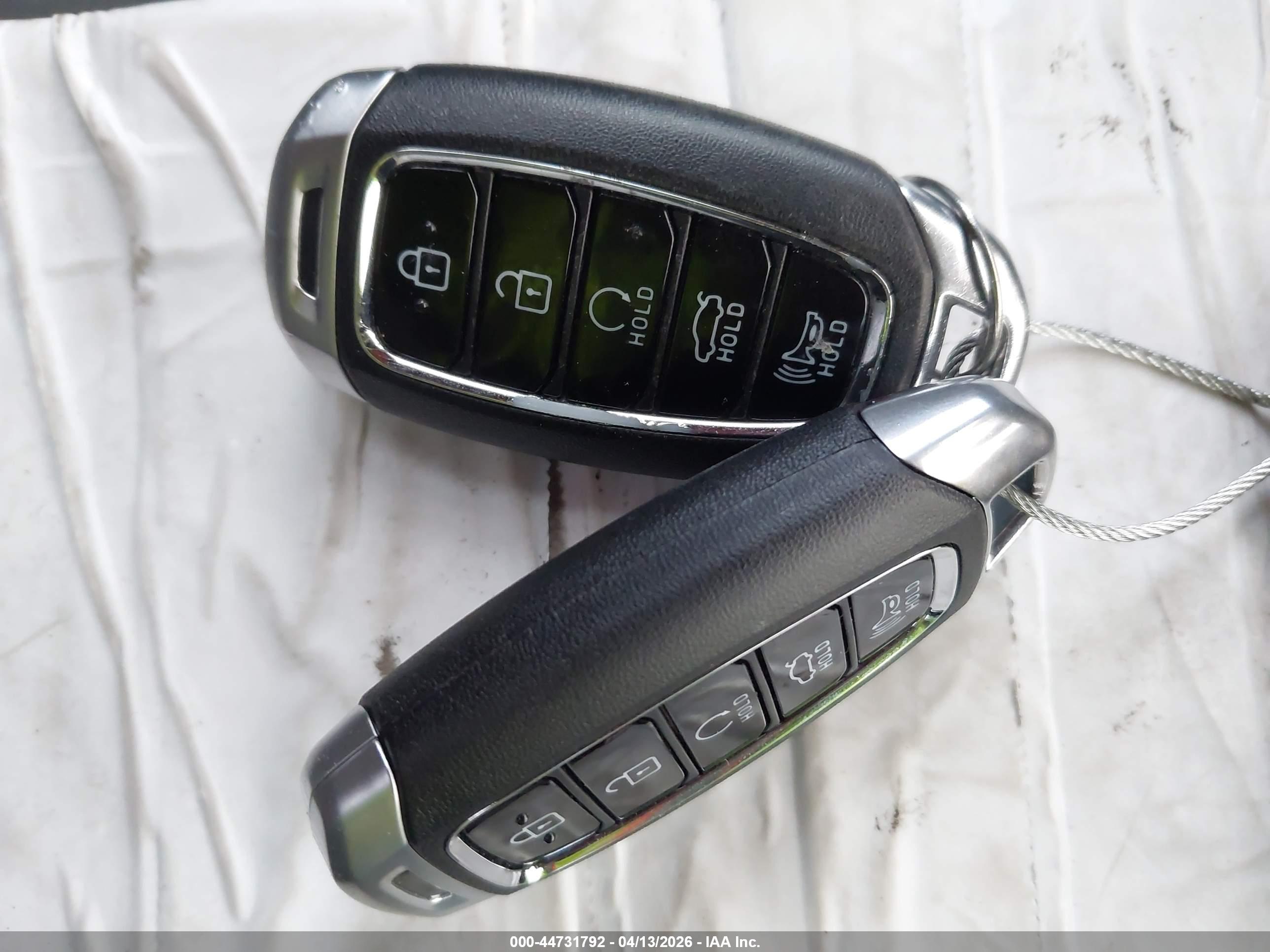 HYUNDAI ELANTRA image 11