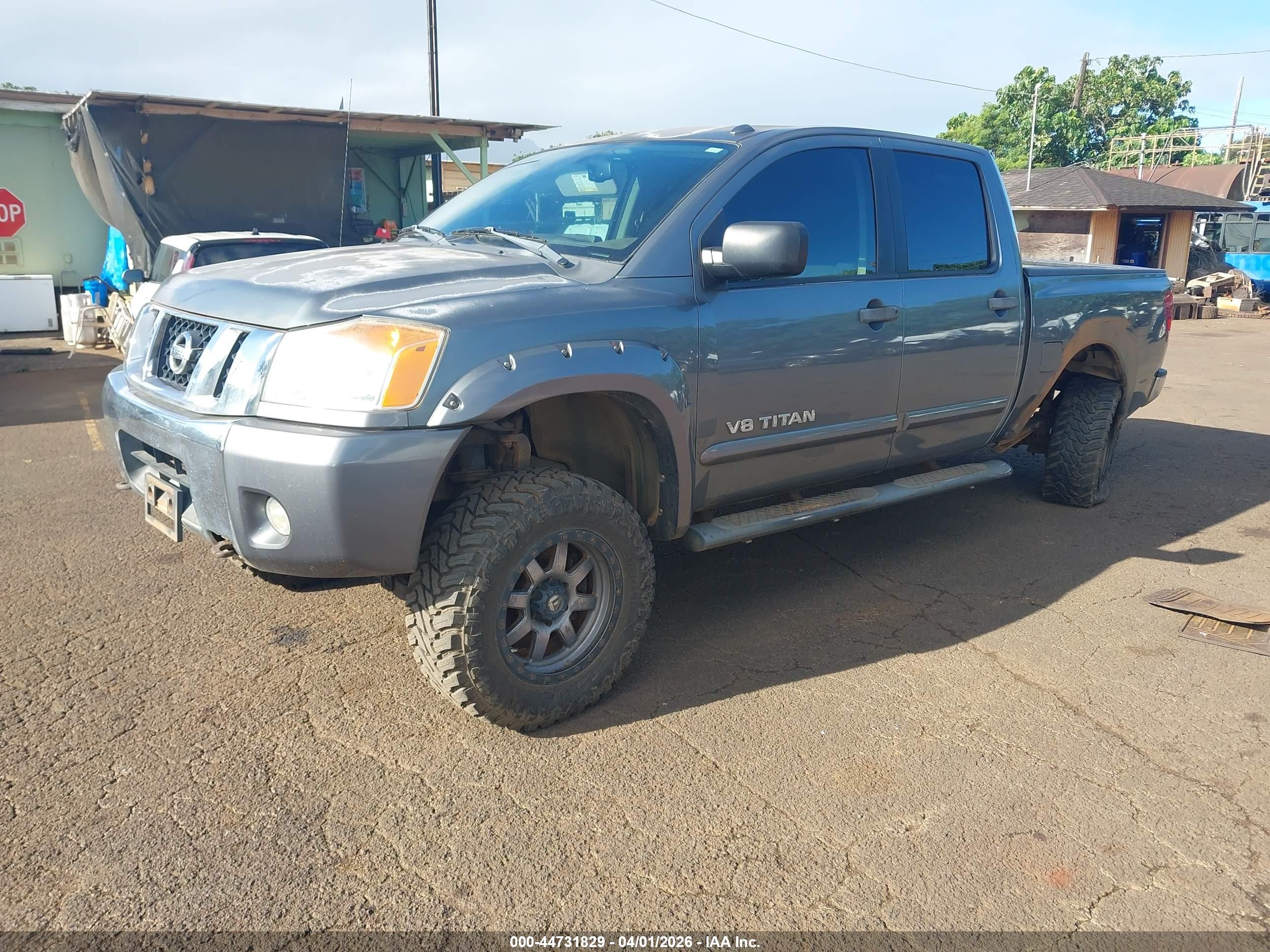 NISSAN TITAN image 2