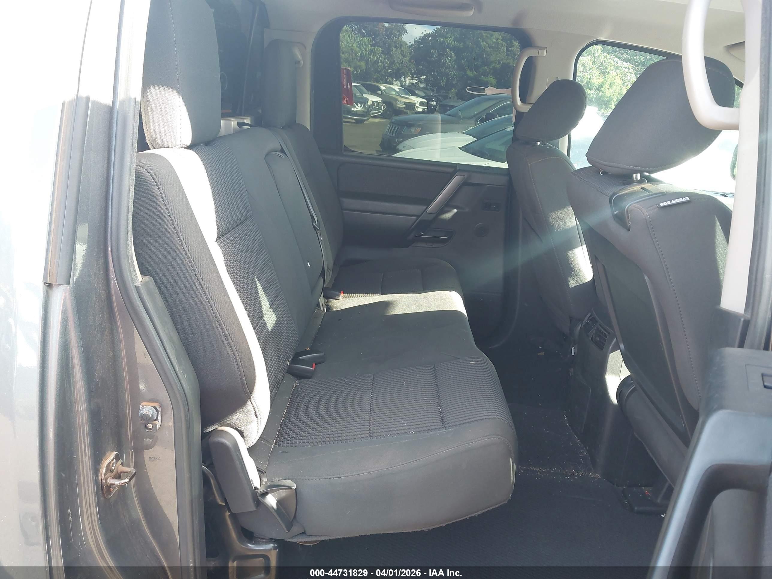 NISSAN TITAN image 8