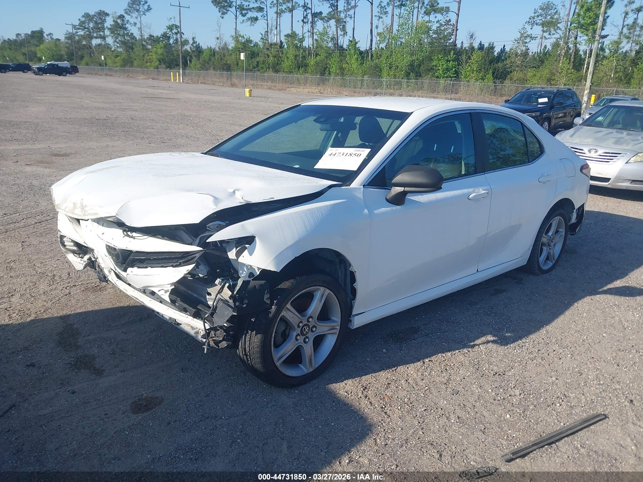 TOYOTA CAMRY image 2