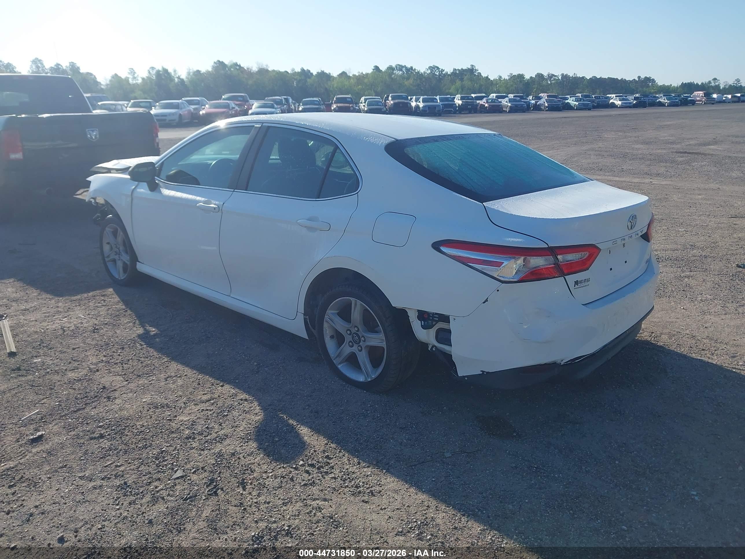 TOYOTA CAMRY image 3