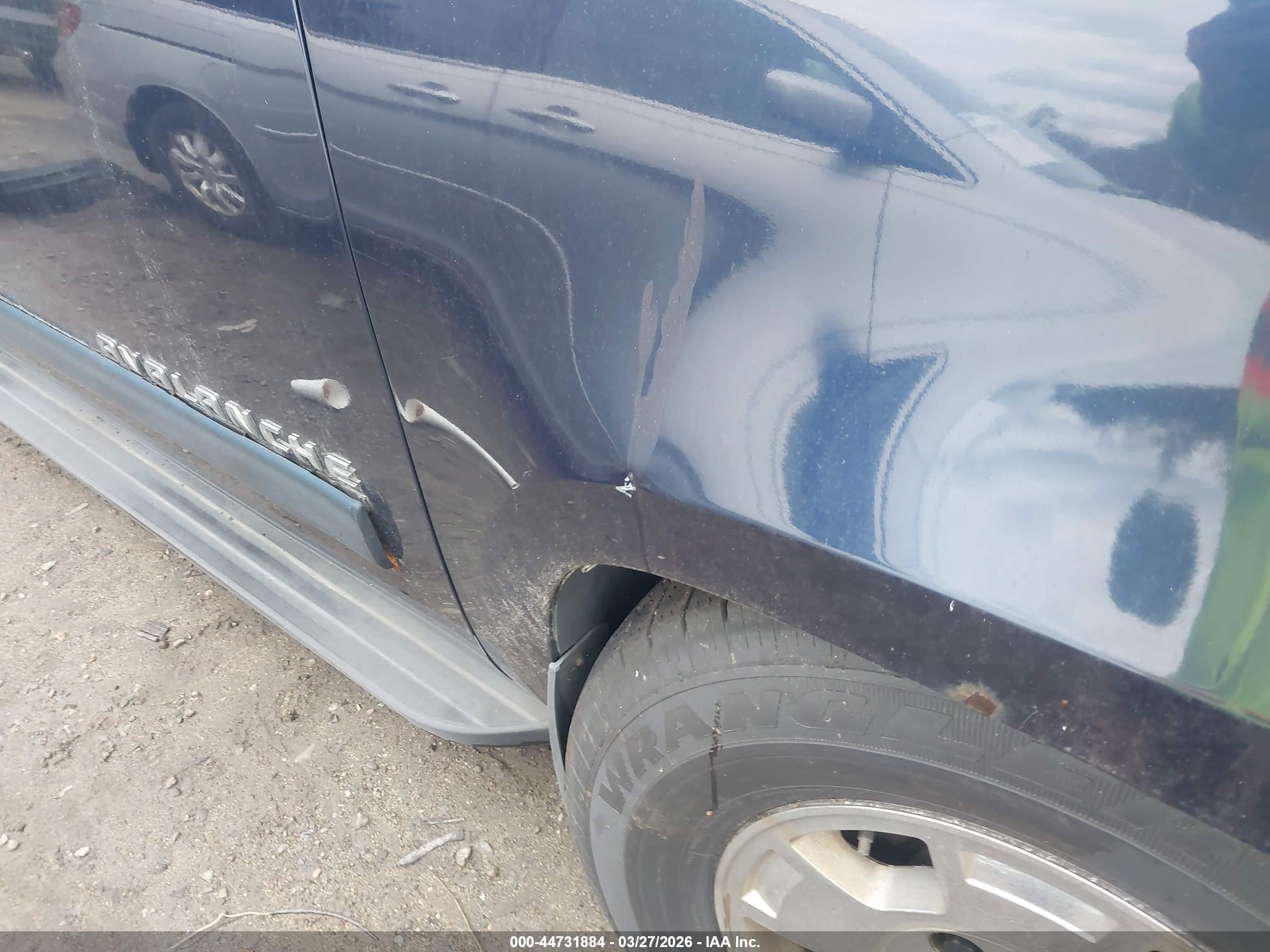 CHEVROLET AVALANCHE image 6
