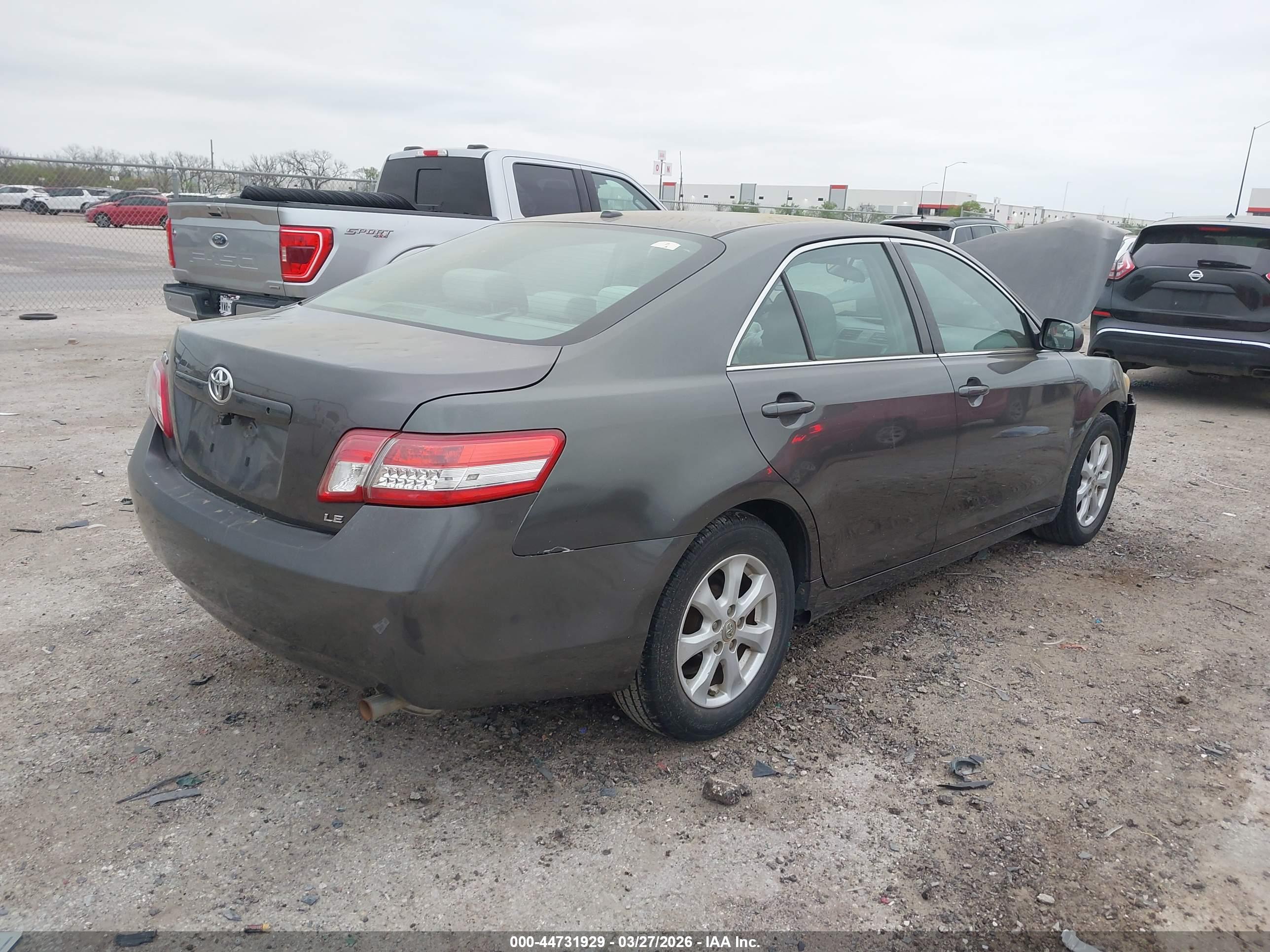 TOYOTA CAMRY image 4