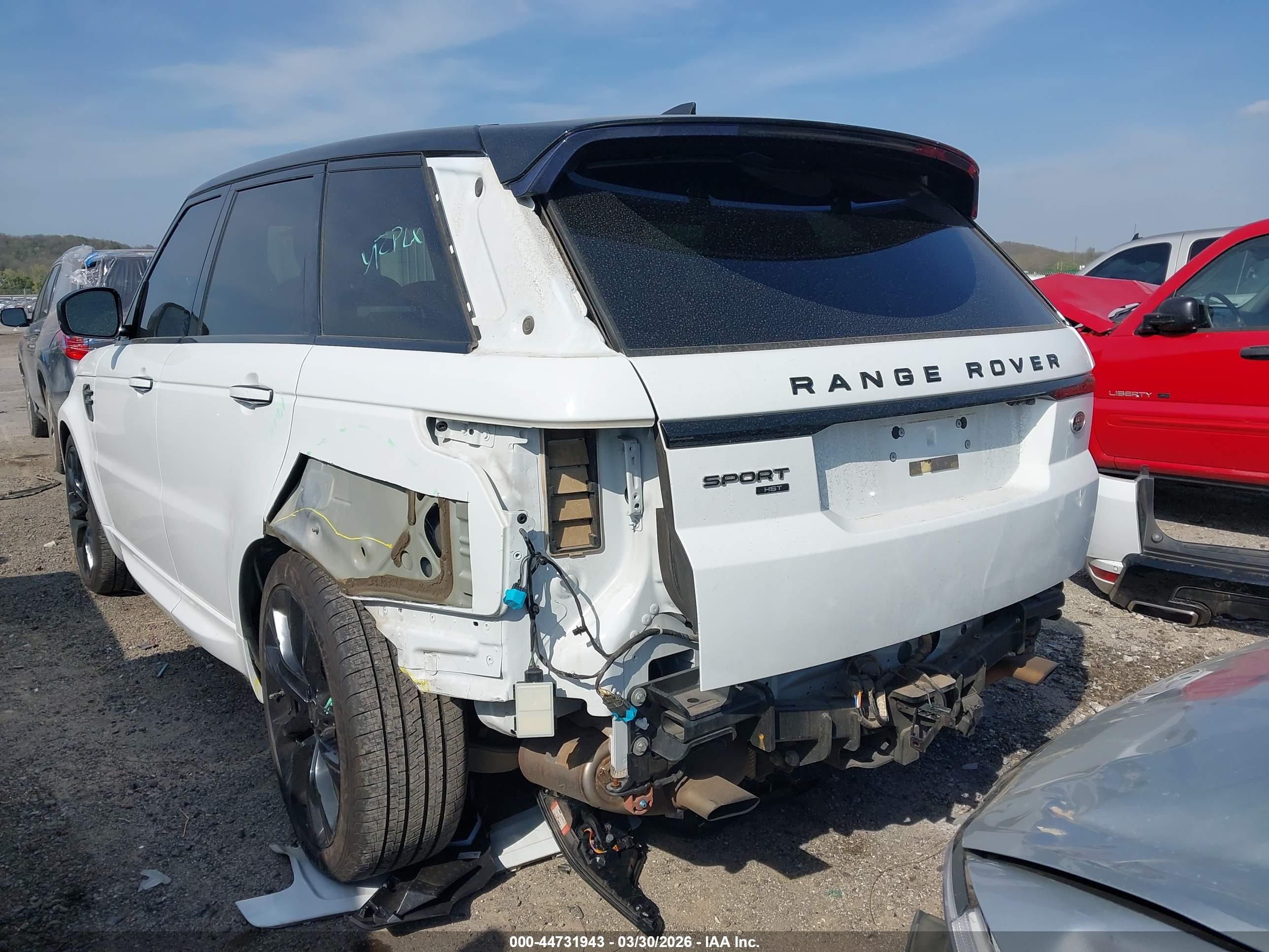 LAND ROVER image 3