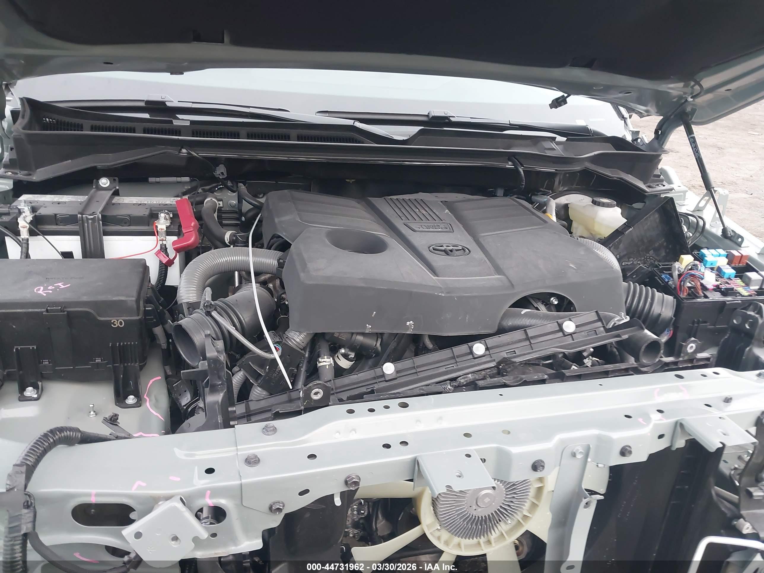 TOYOTA TUNDRA image 10
