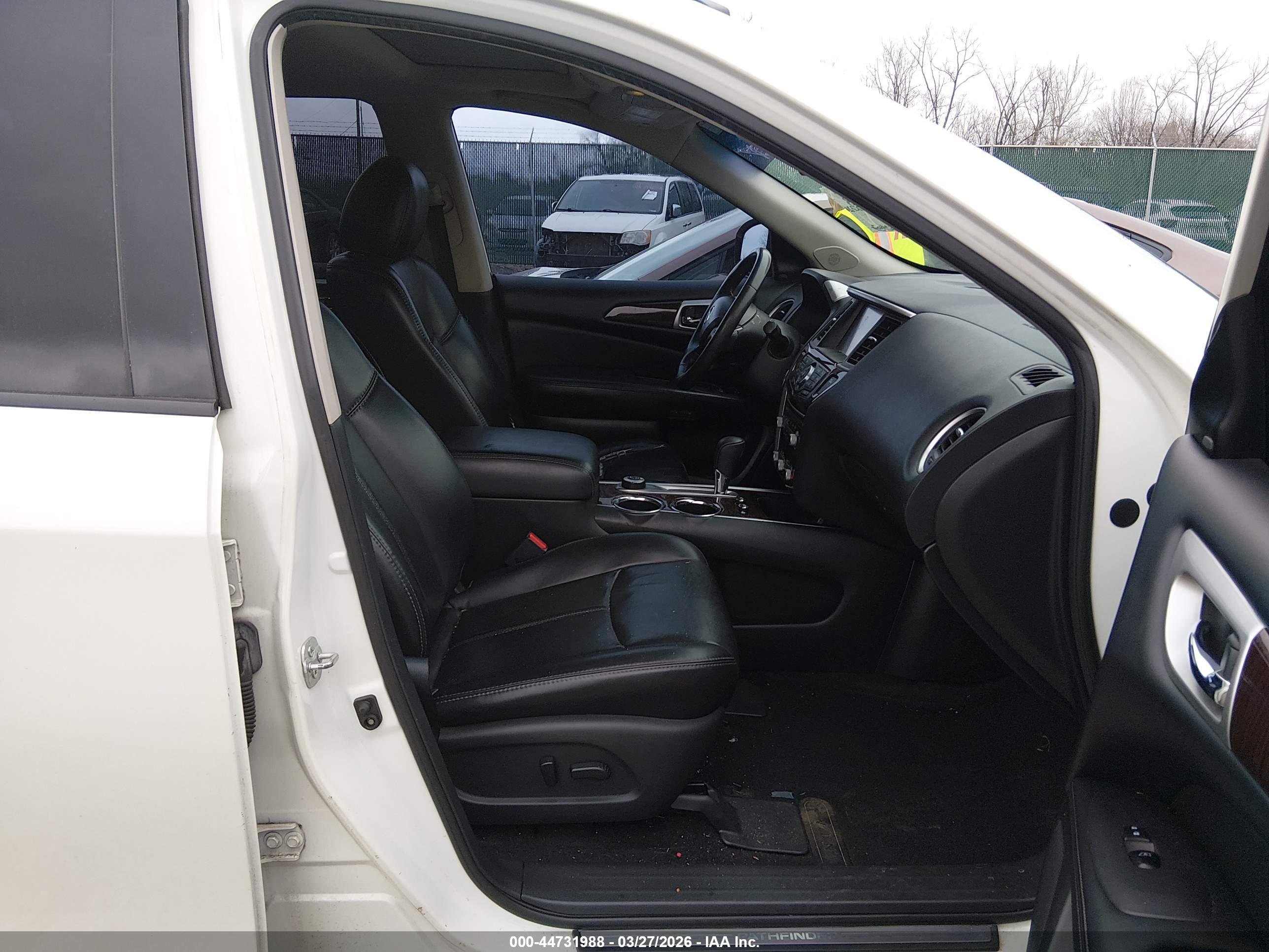 NISSAN PATHFINDER image 5