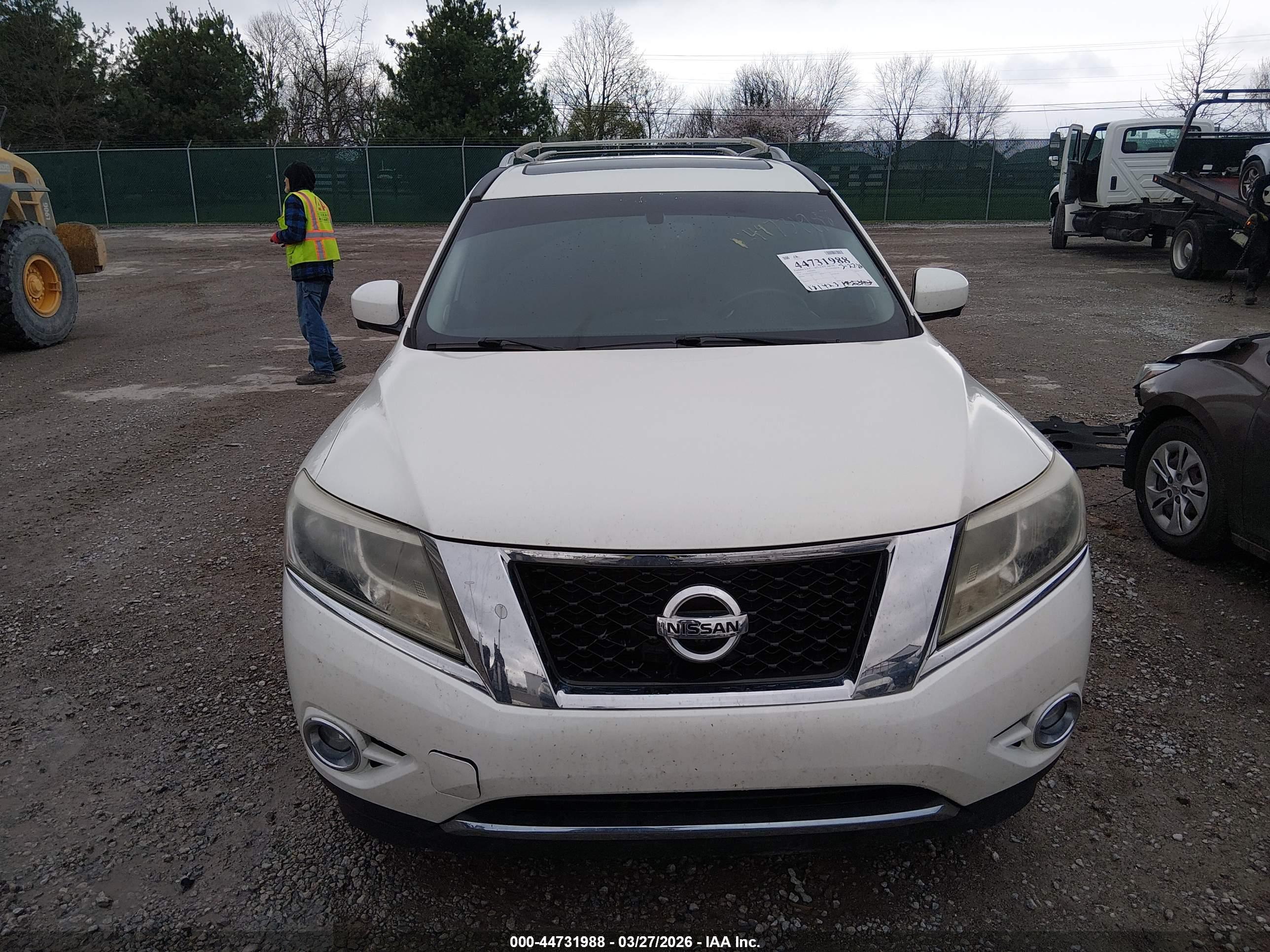 NISSAN PATHFINDER image 6