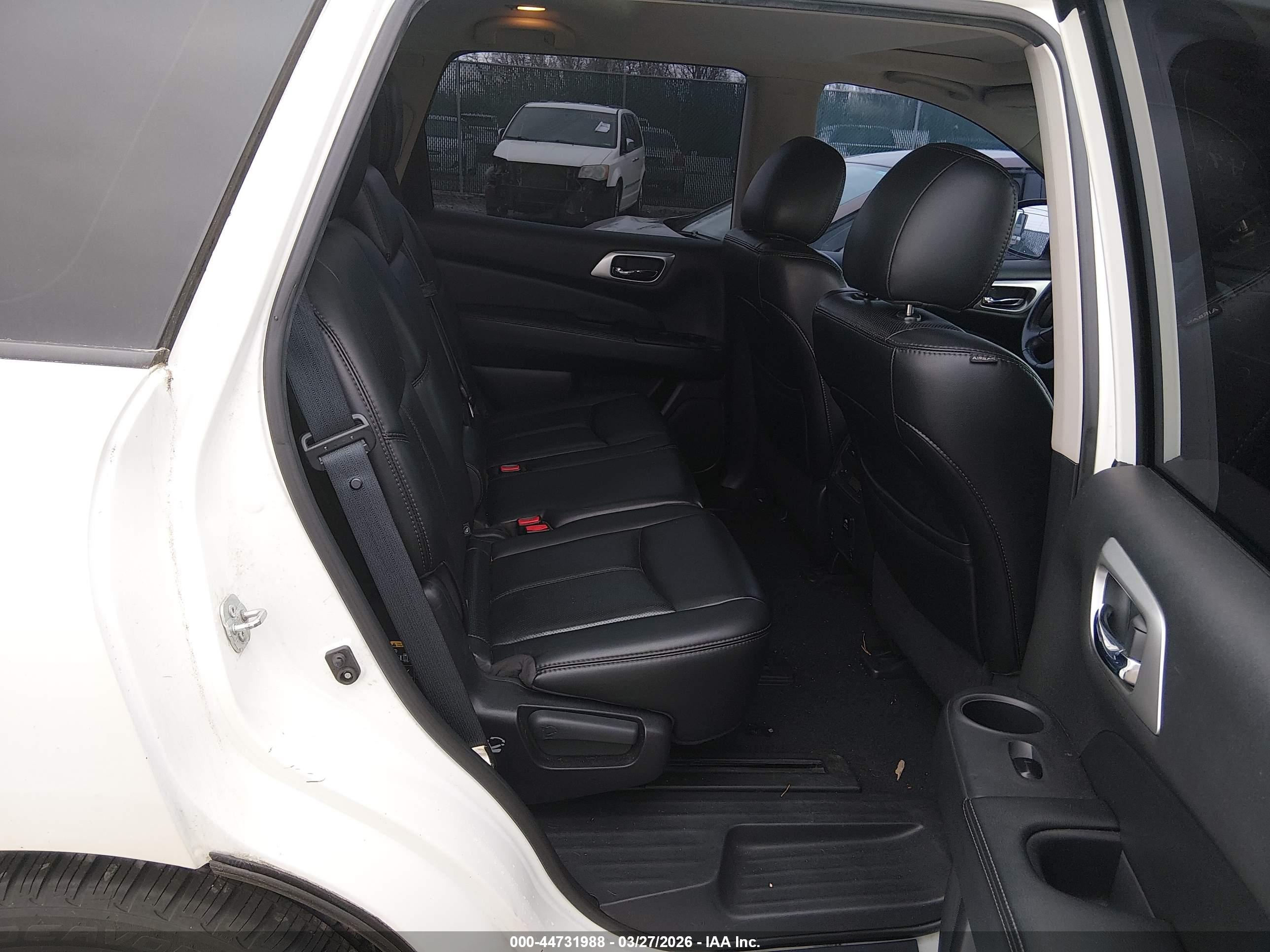 NISSAN PATHFINDER image 8