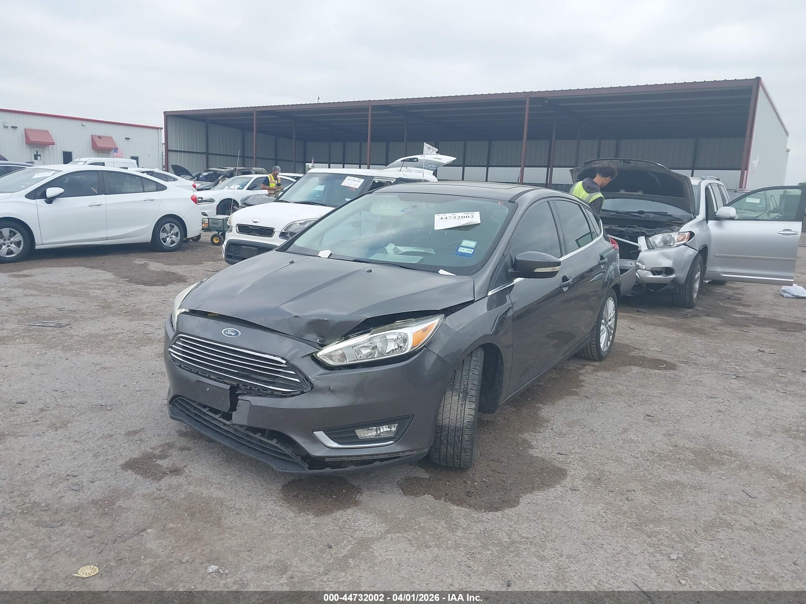 FORD FOCUS image 2
