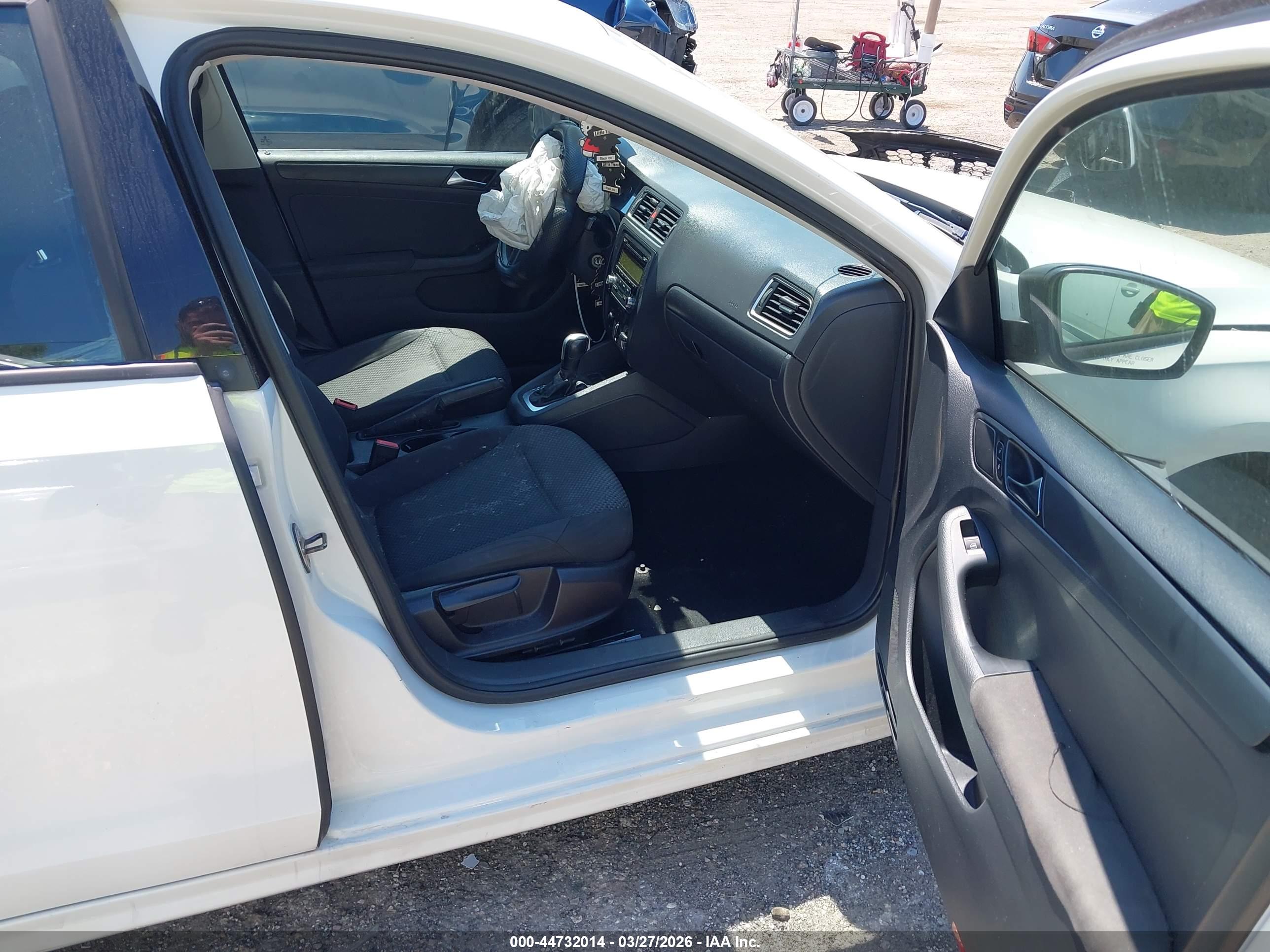 VOLKSWAGEN JETTA image 5