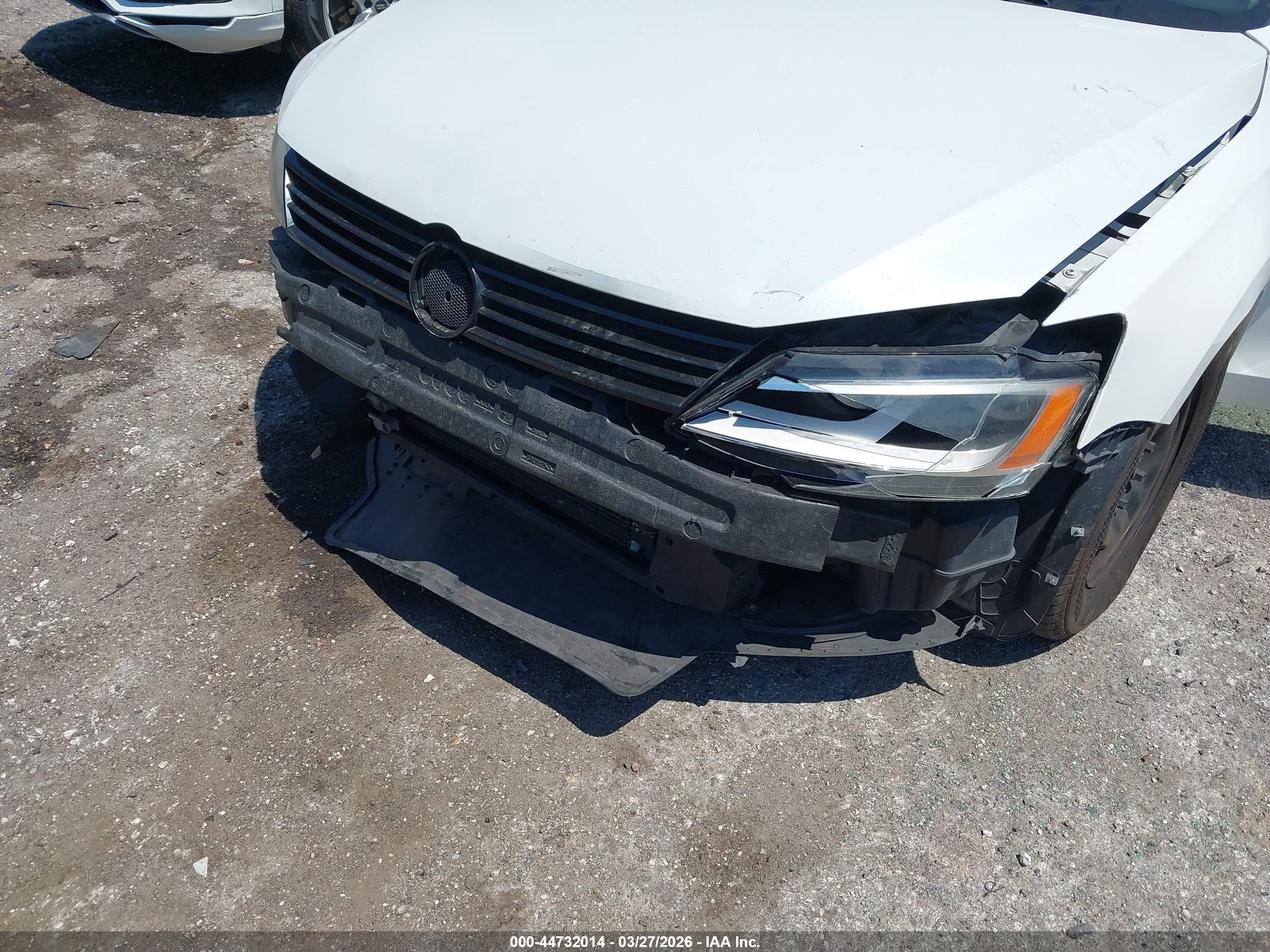 VOLKSWAGEN JETTA image 6