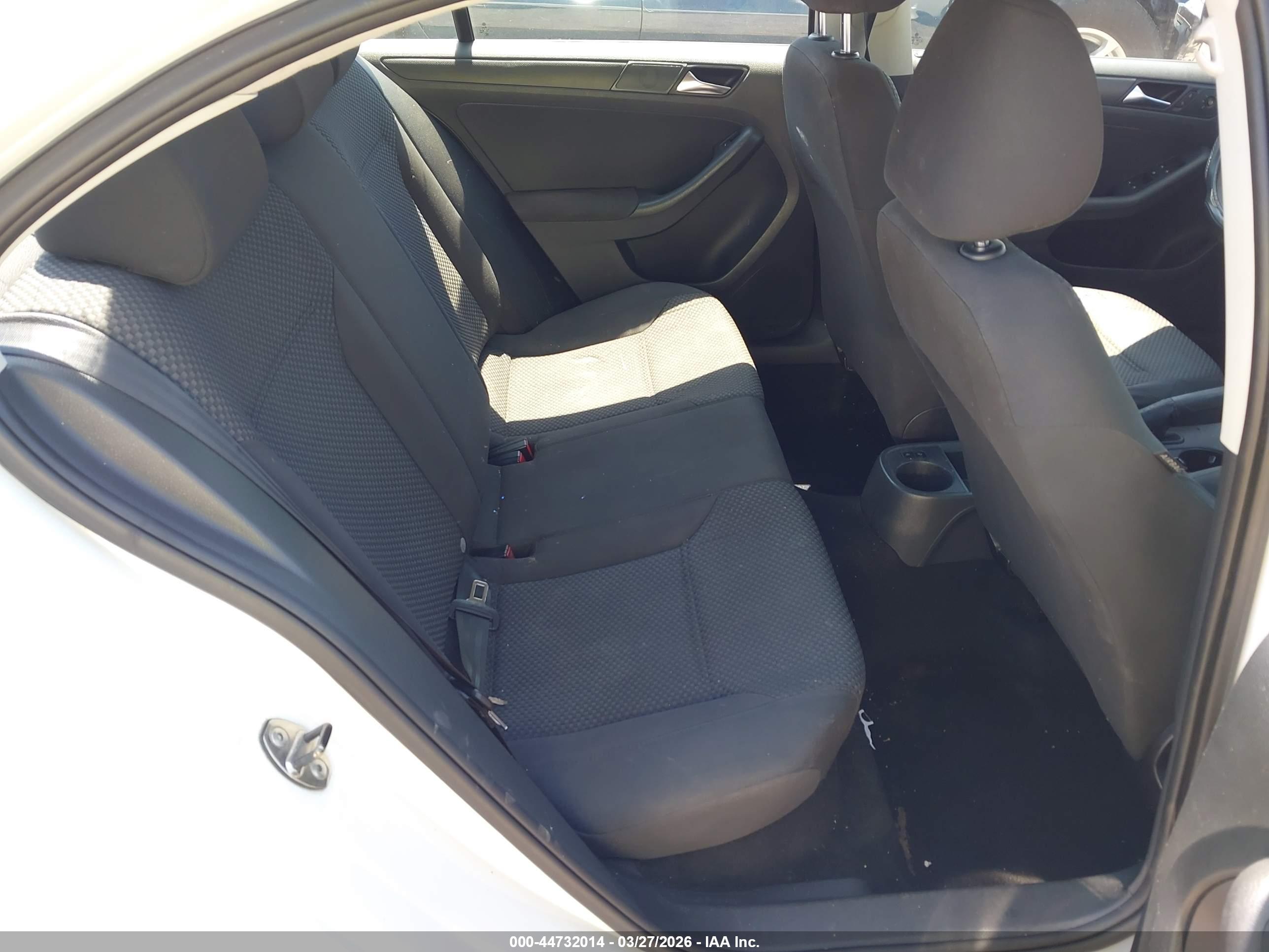 VOLKSWAGEN JETTA image 8
