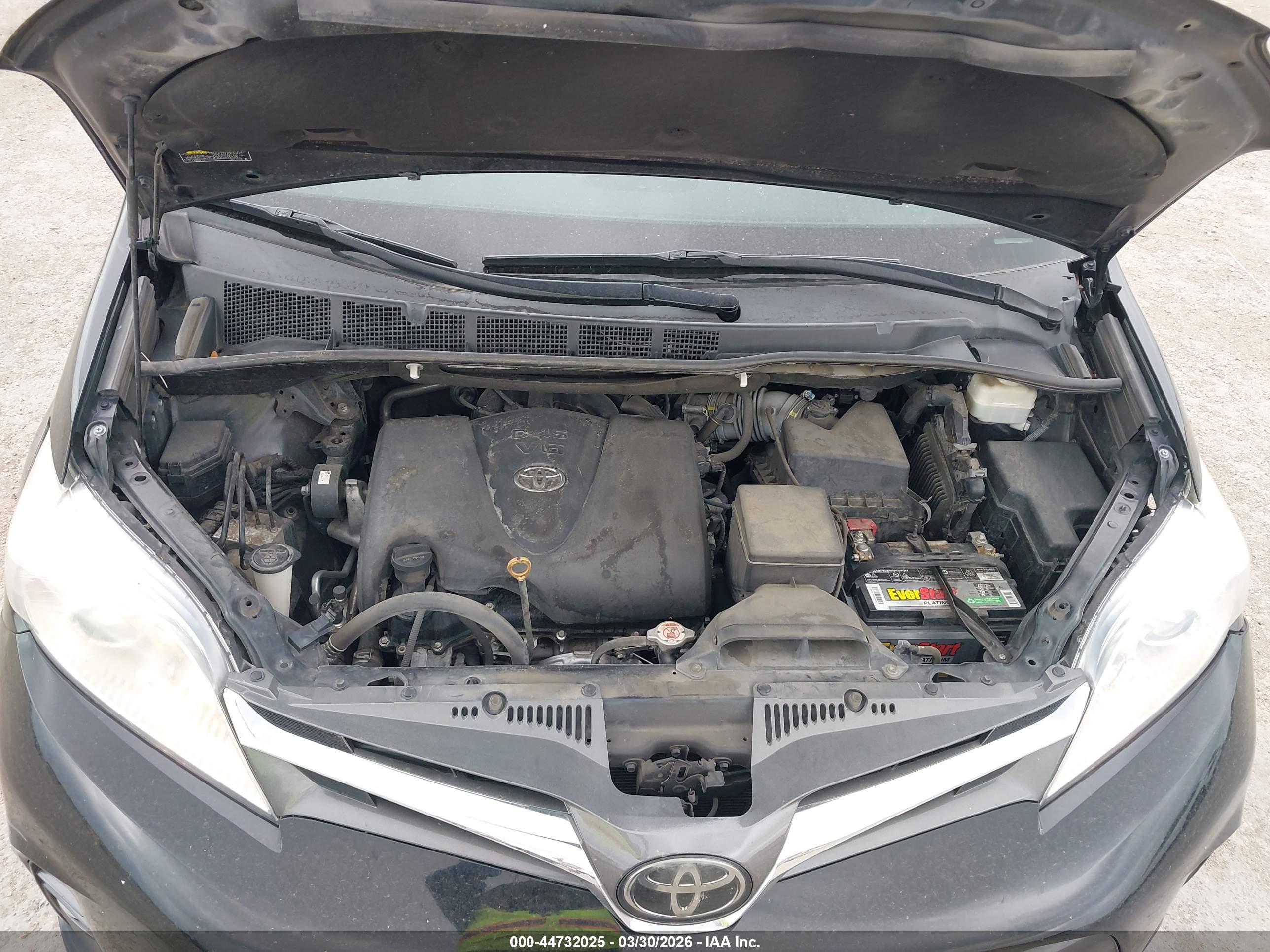 TOYOTA SIENNA image 10