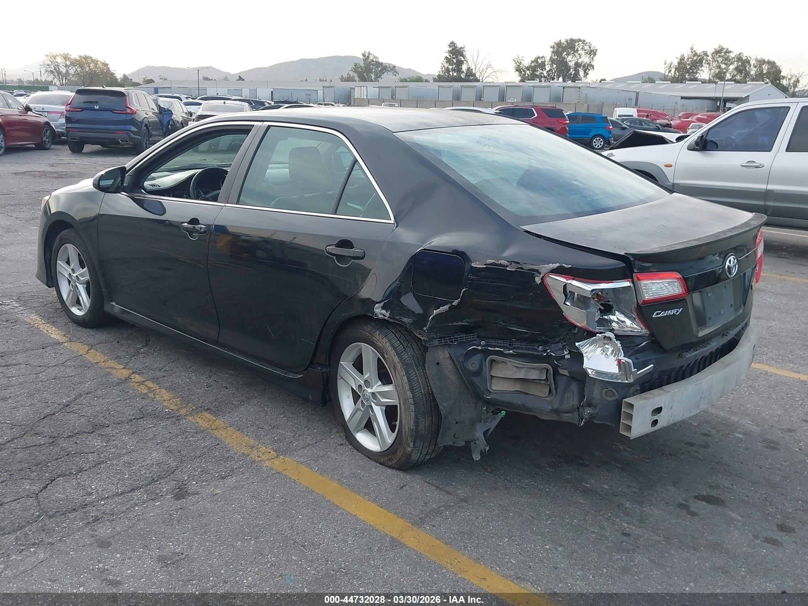 TOYOTA CAMRY image 3