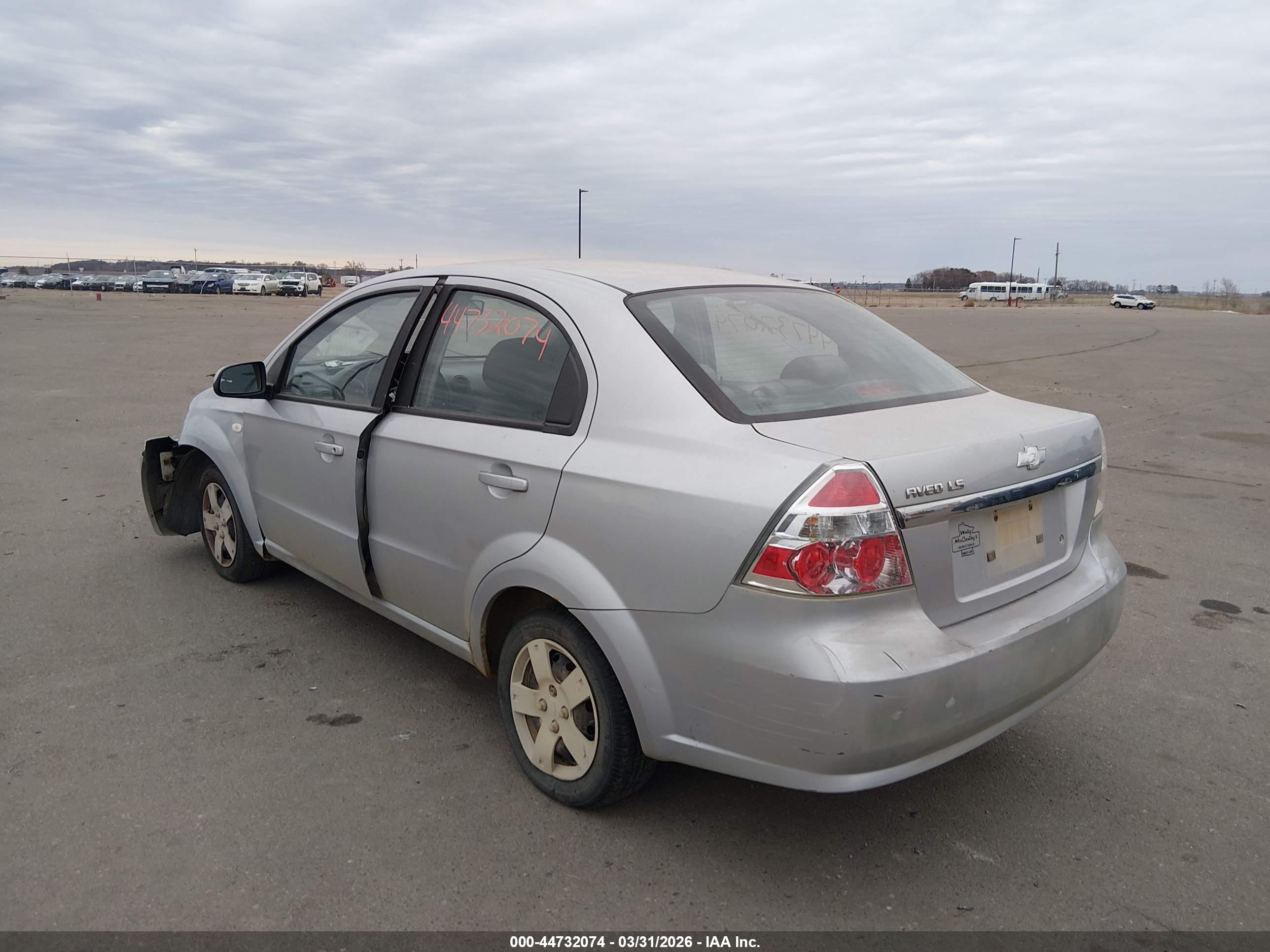 CHEVROLET AVEO image 3