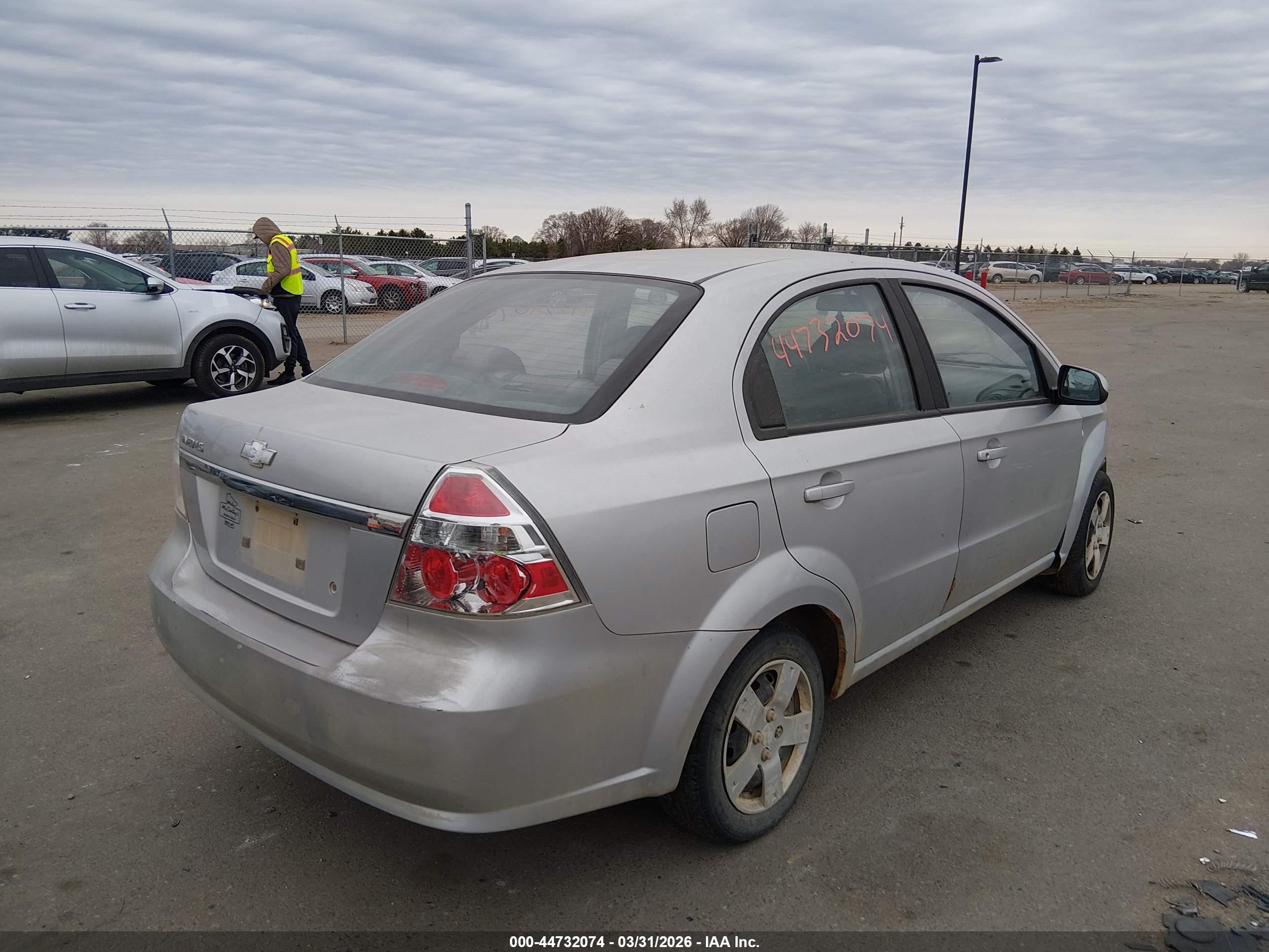 CHEVROLET AVEO image 4