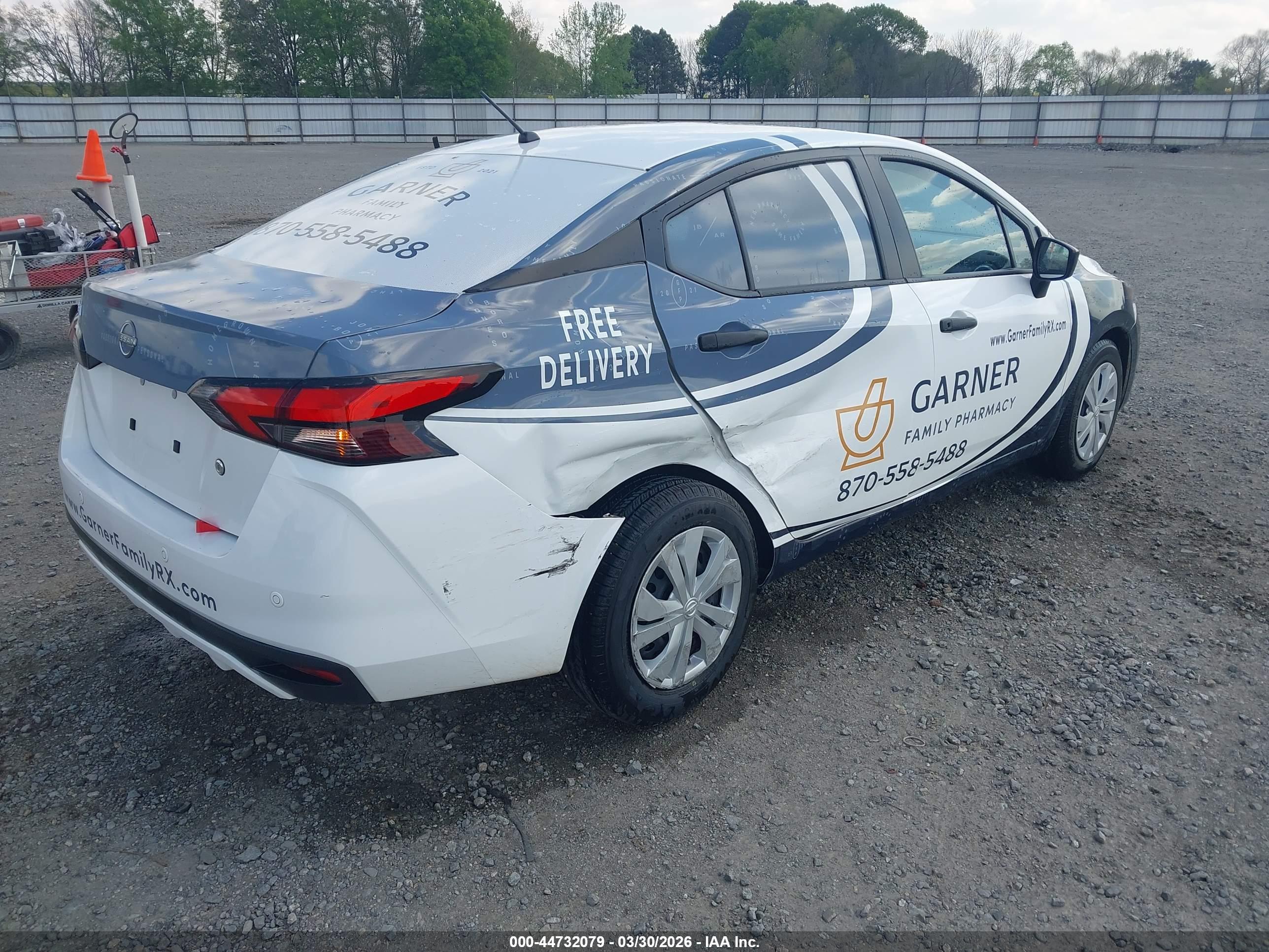 NISSAN VERSA image 4