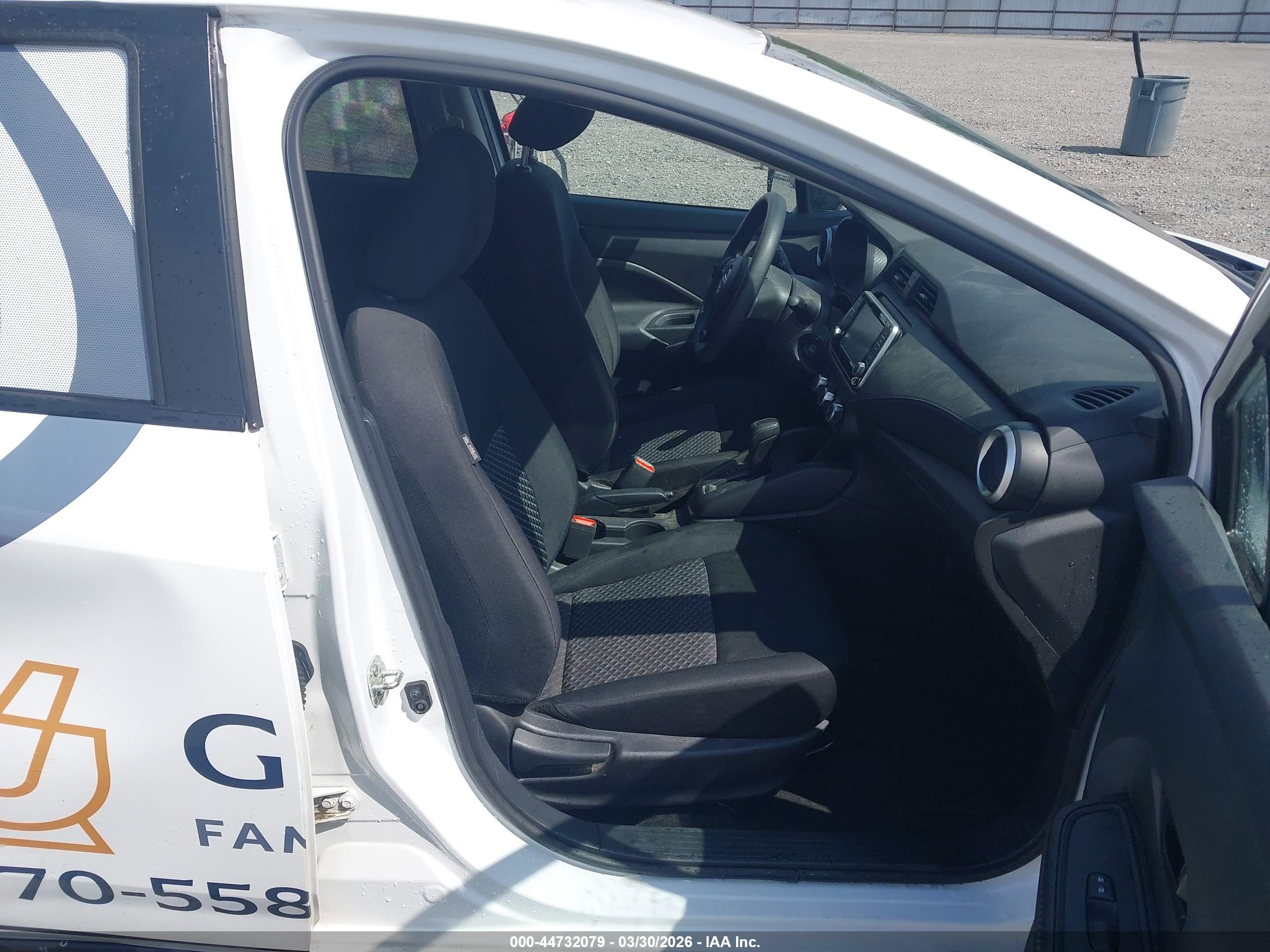 NISSAN VERSA image 5