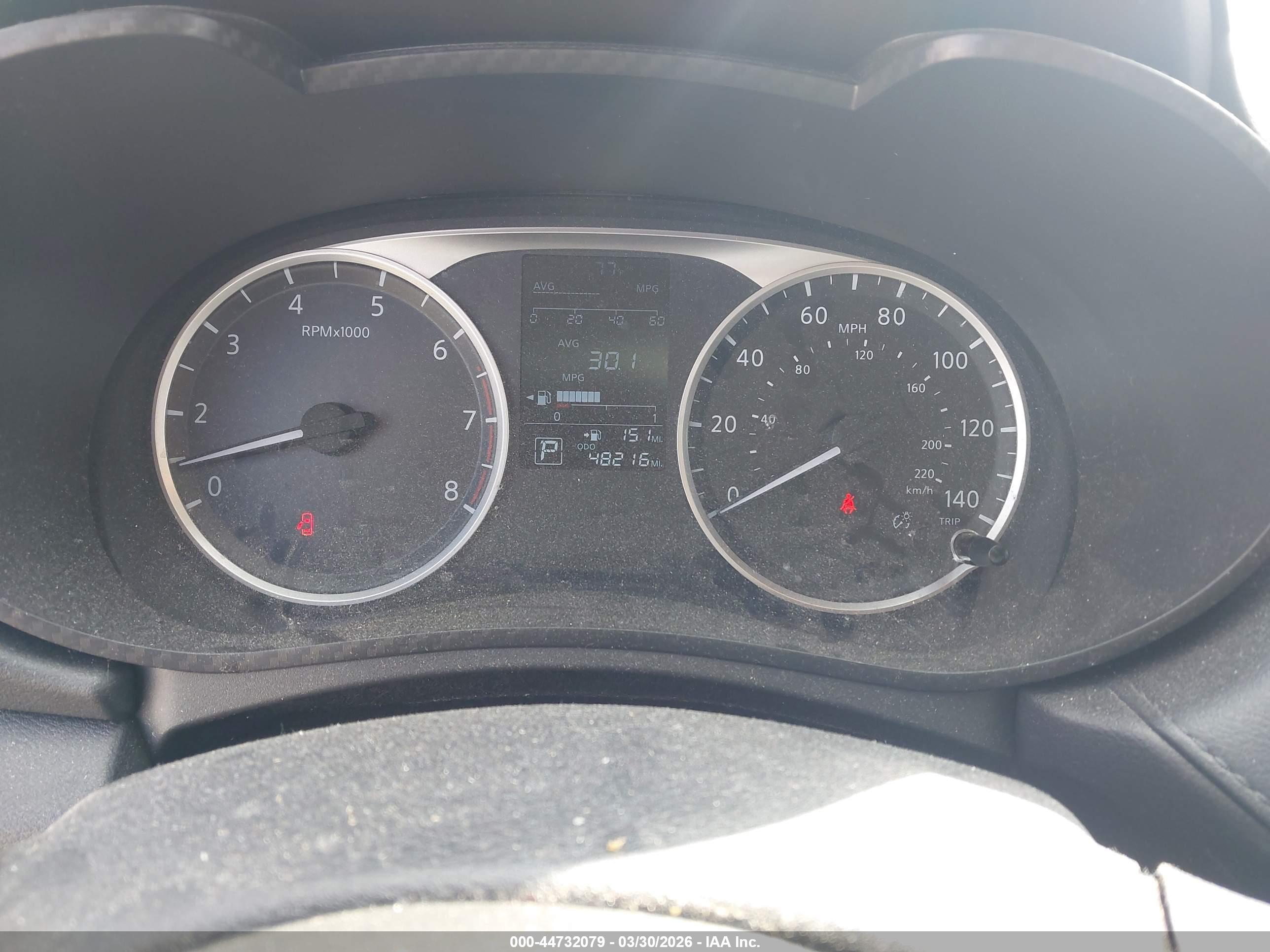 NISSAN VERSA image 7