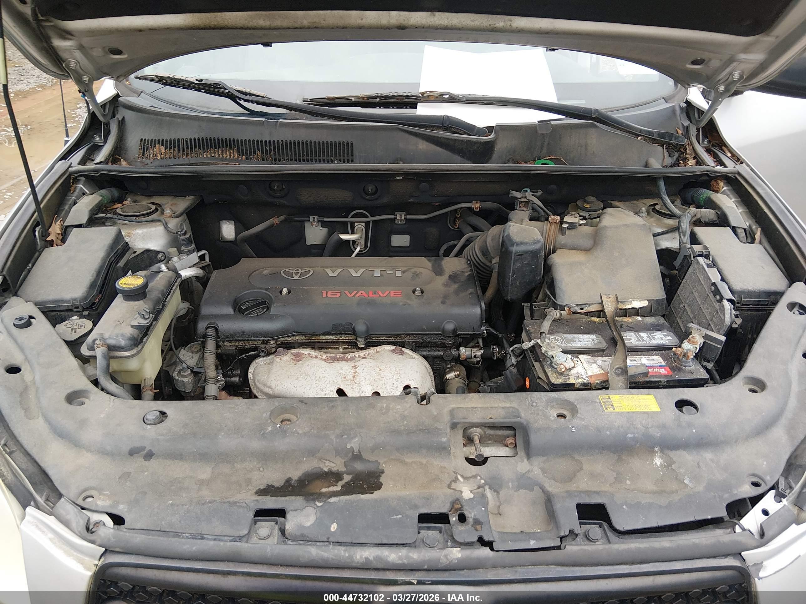 TOYOTA RAV4 image 10