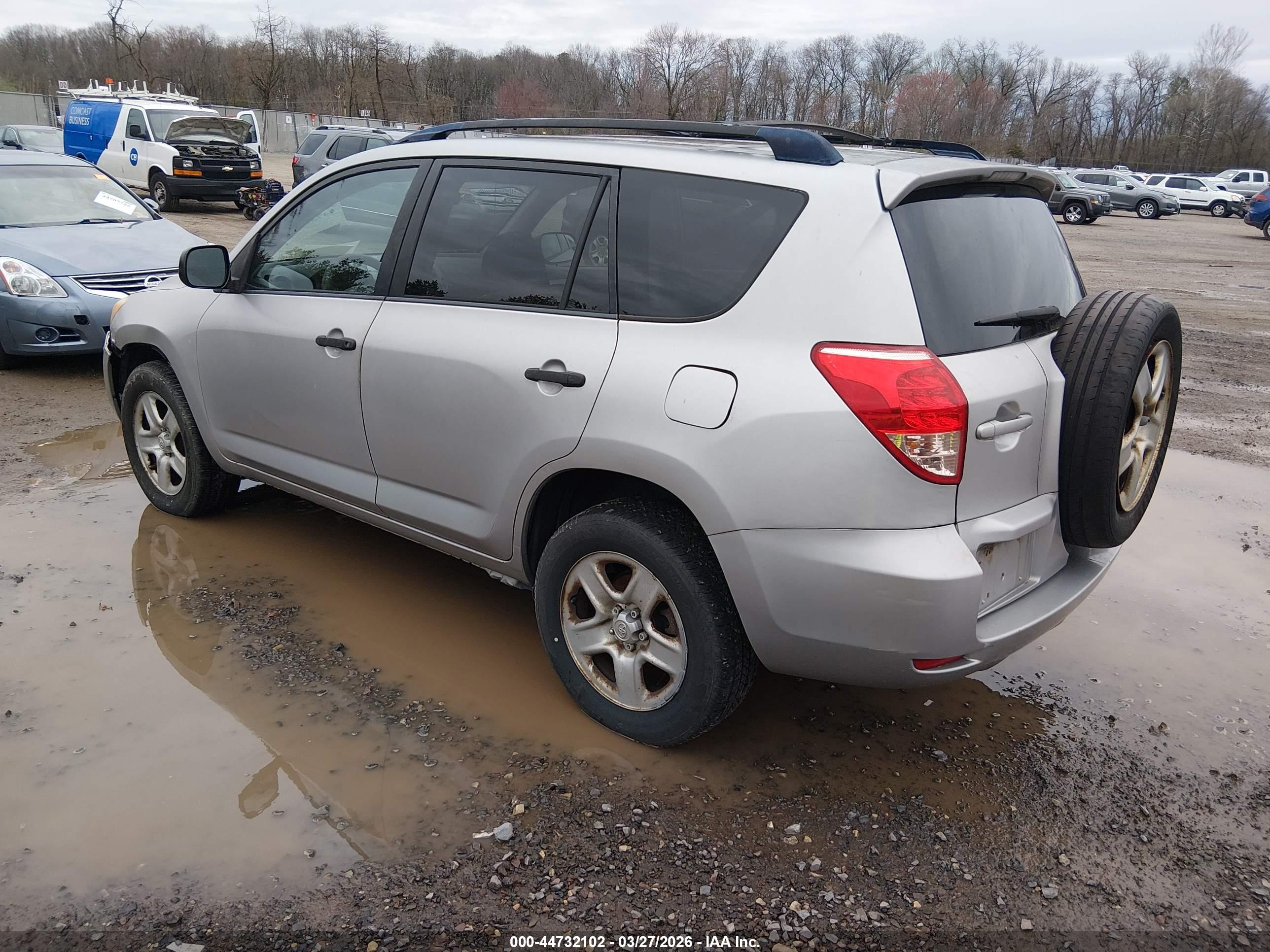 TOYOTA RAV4 image 3