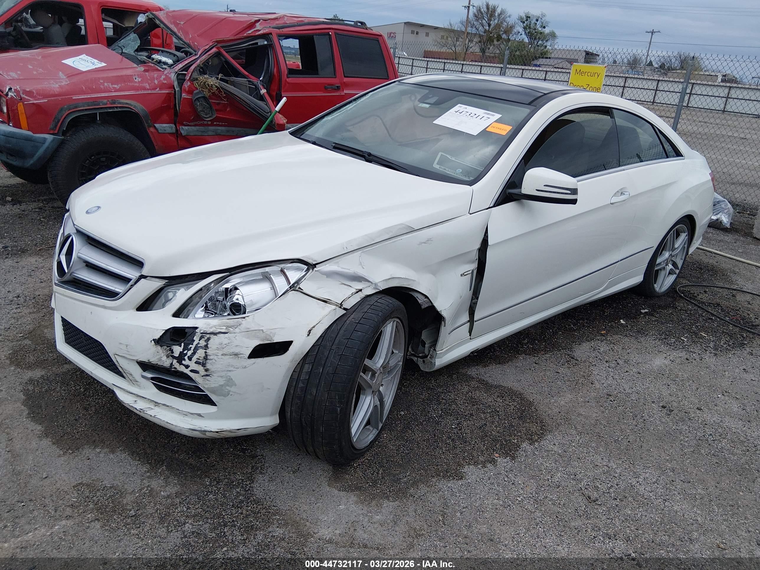 MERCEDES-BENZ E image 2