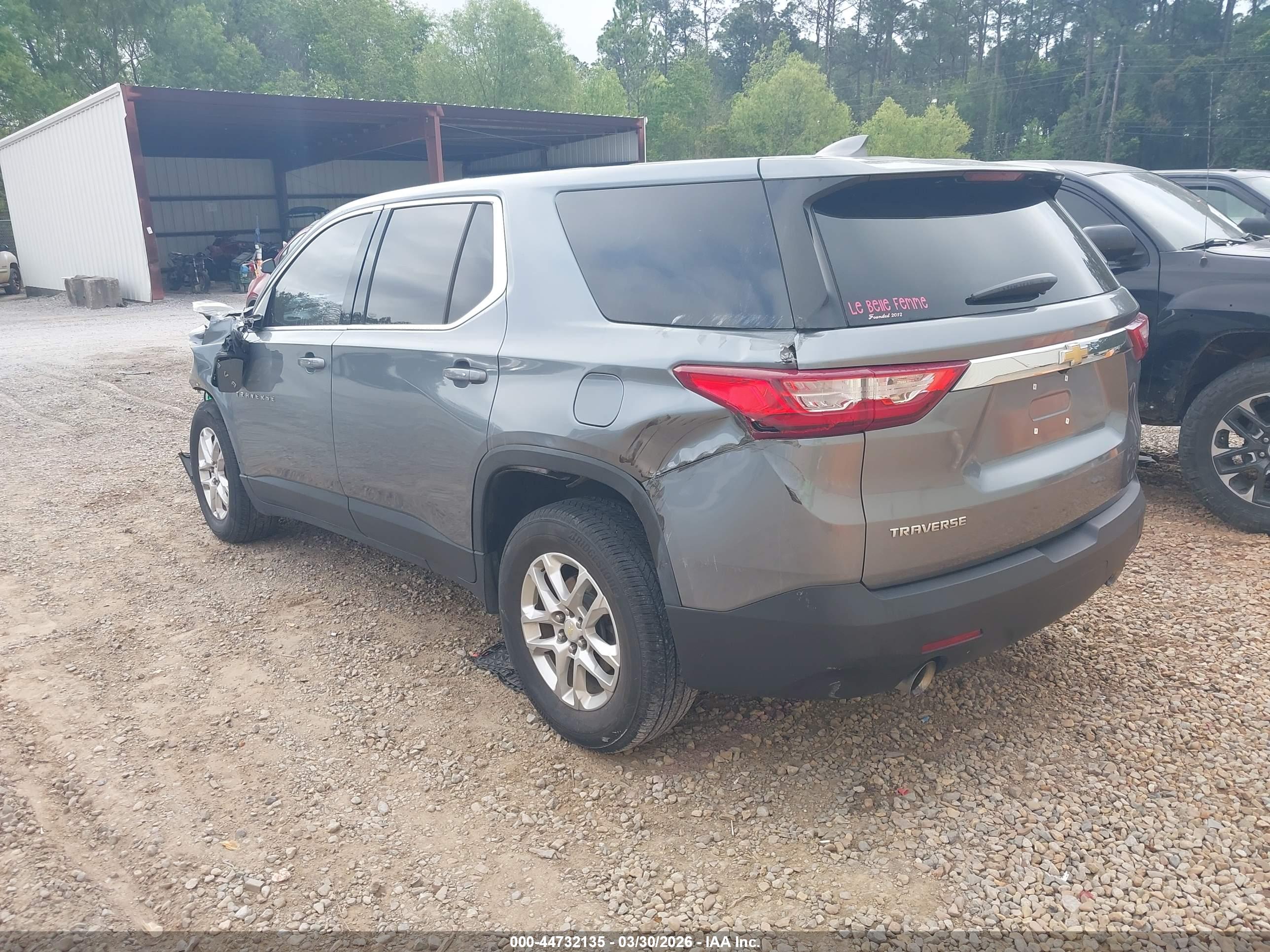 CHEVROLET TRAVERSE image 3
