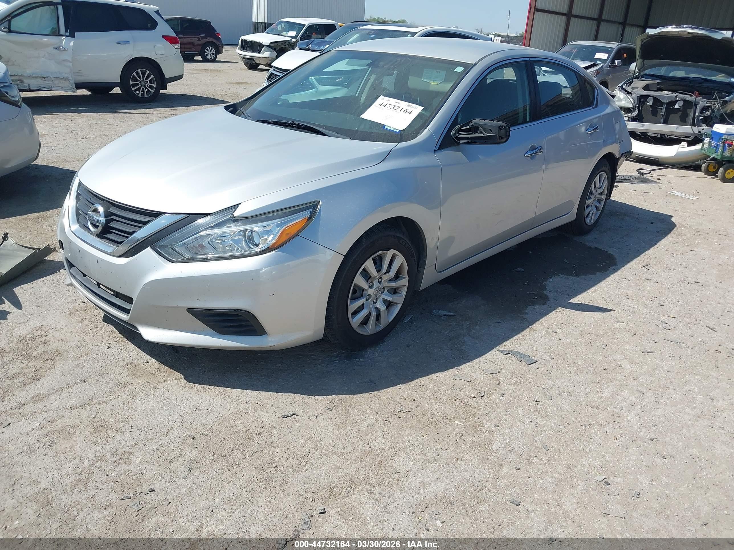 NISSAN ALTIMA image 2