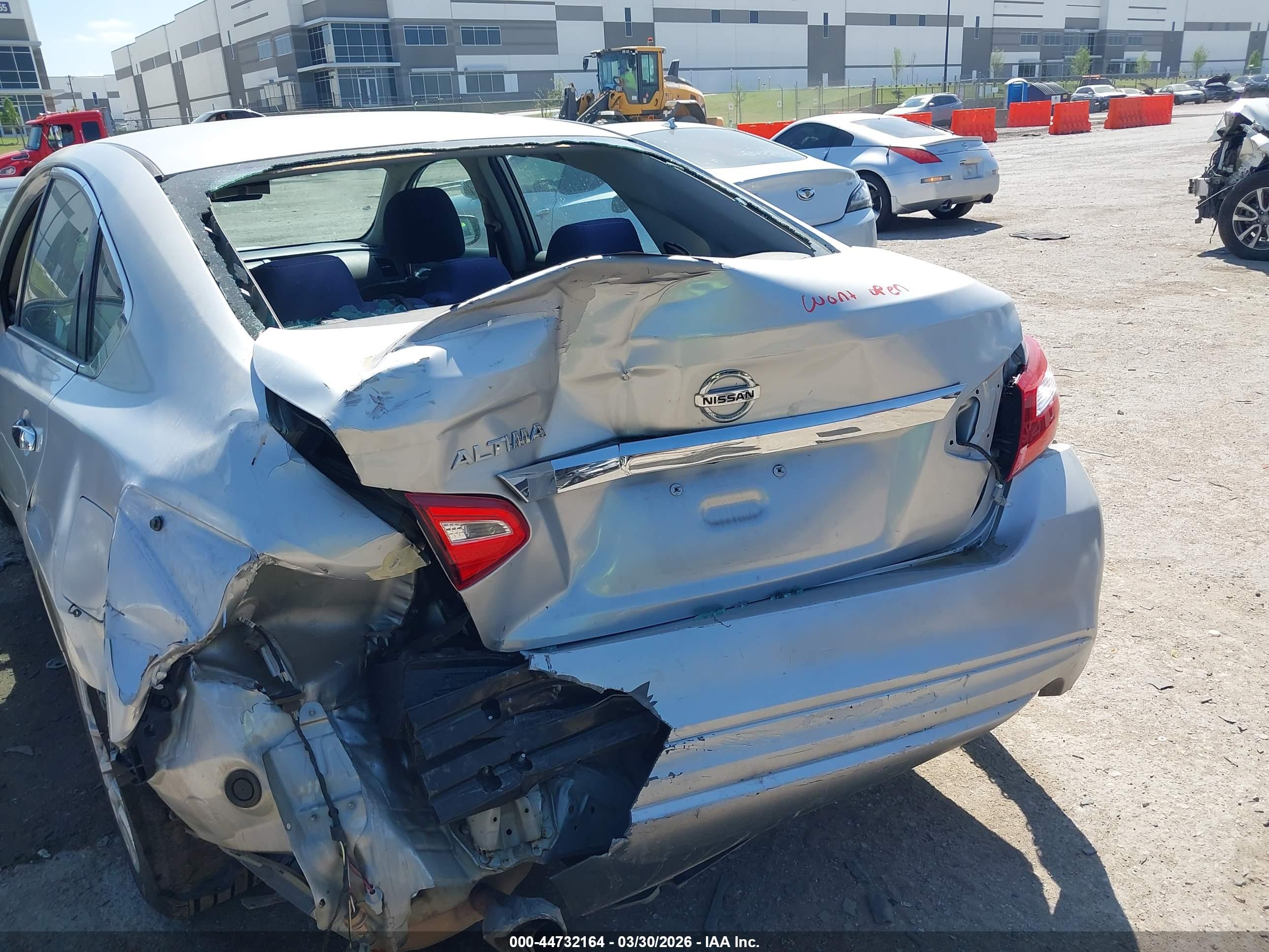 NISSAN ALTIMA image 6