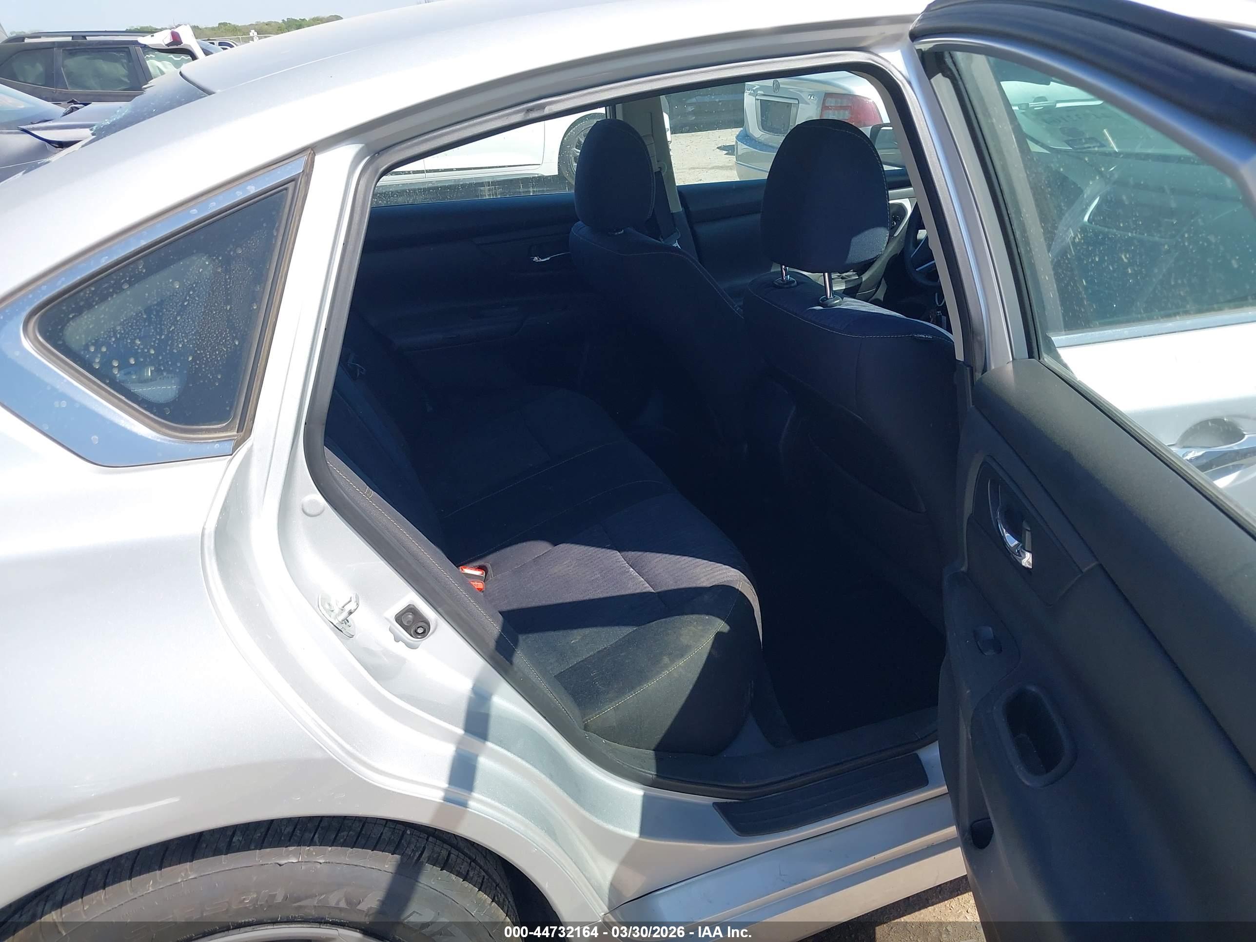 NISSAN ALTIMA image 8