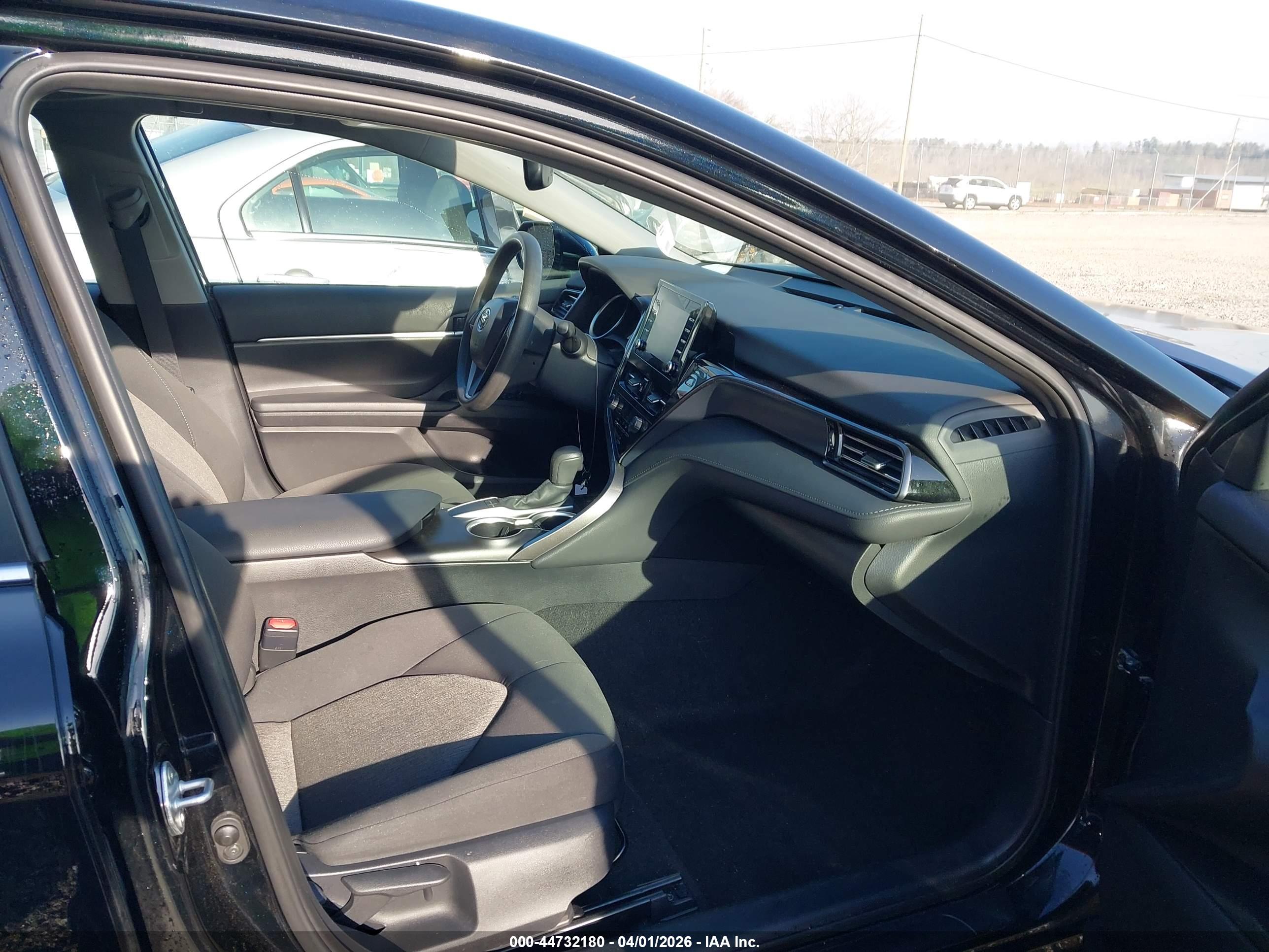 TOYOTA CAMRY image 5