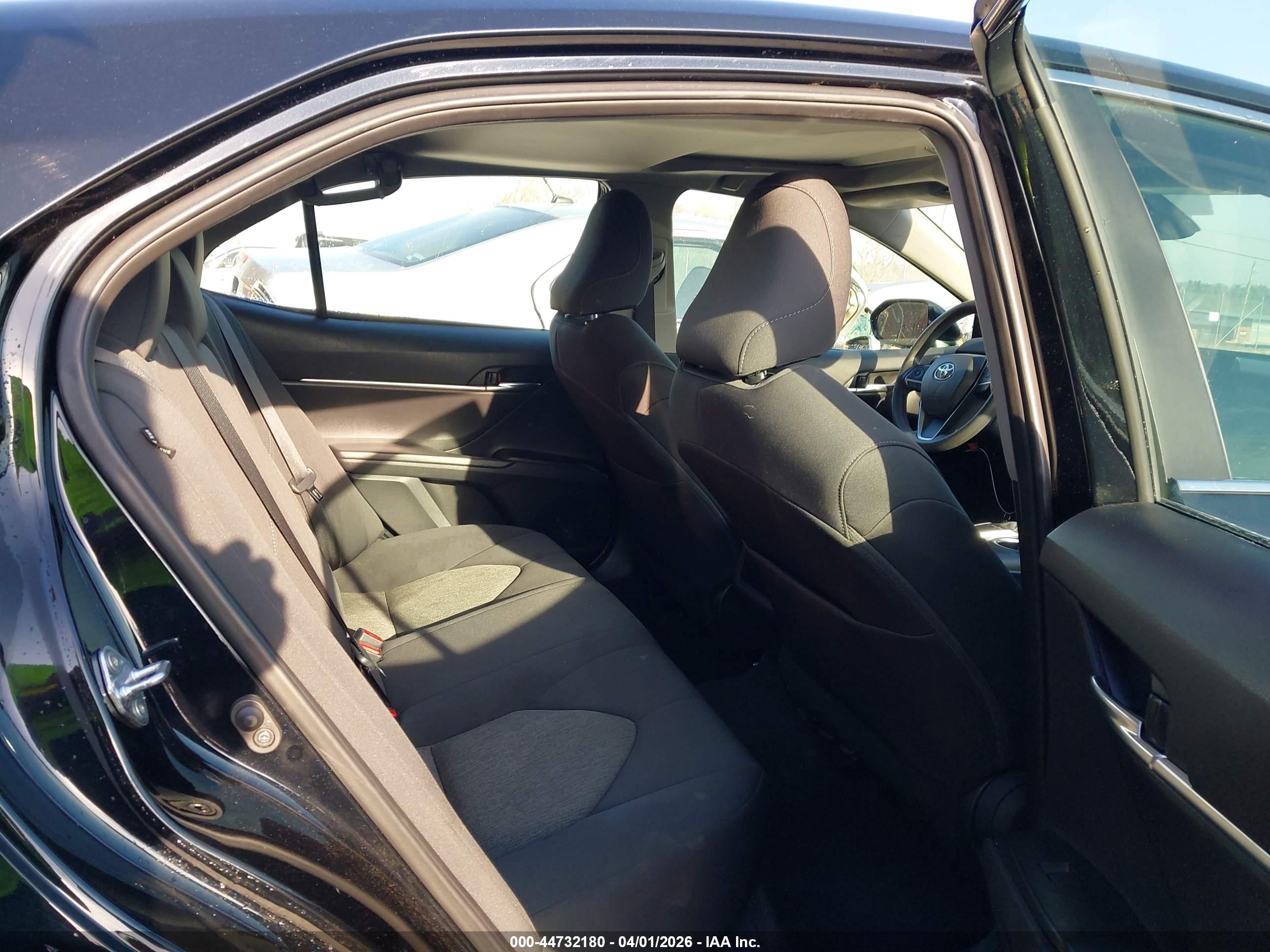 TOYOTA CAMRY image 8